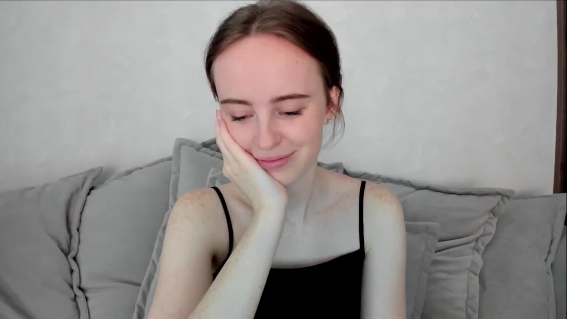 Gallery image thumbnail from userSasha's myfreecams stream on, 06/01/2024, 07:53 image 14 of 20