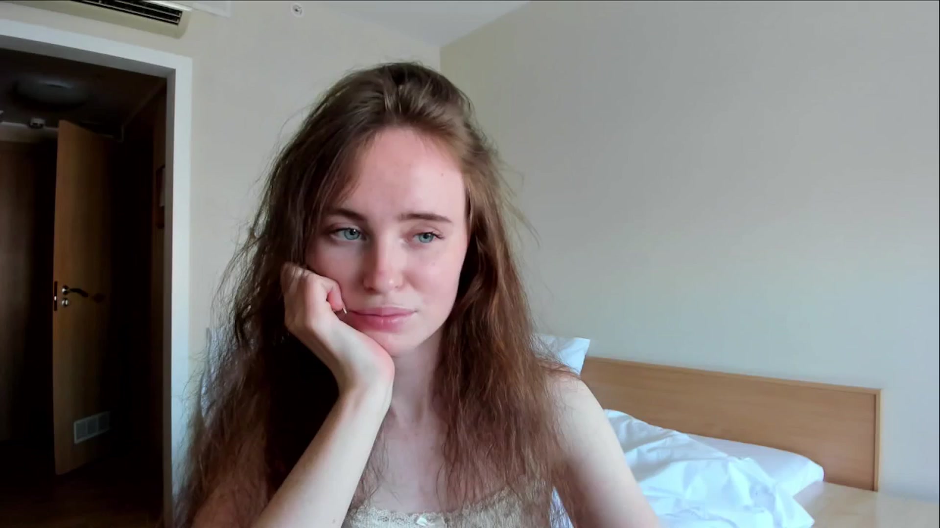 Gallery image thumbnail from userSasha's myfreecams stream on, 06/10/2024, 05:22 image 10 of 20