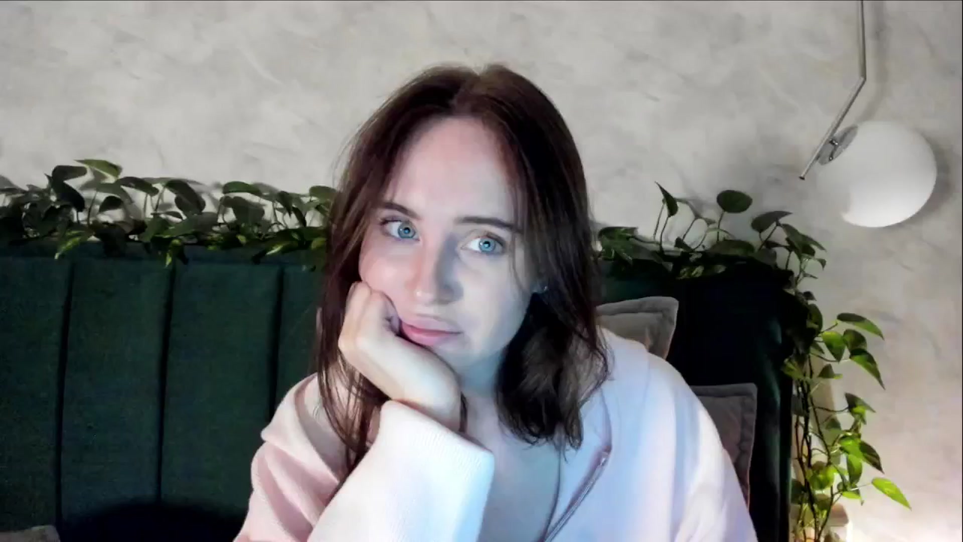 Gallery image thumbnail from userSasha's myfreecams stream on, 10/22/2024, 18:03 image 15 of 20