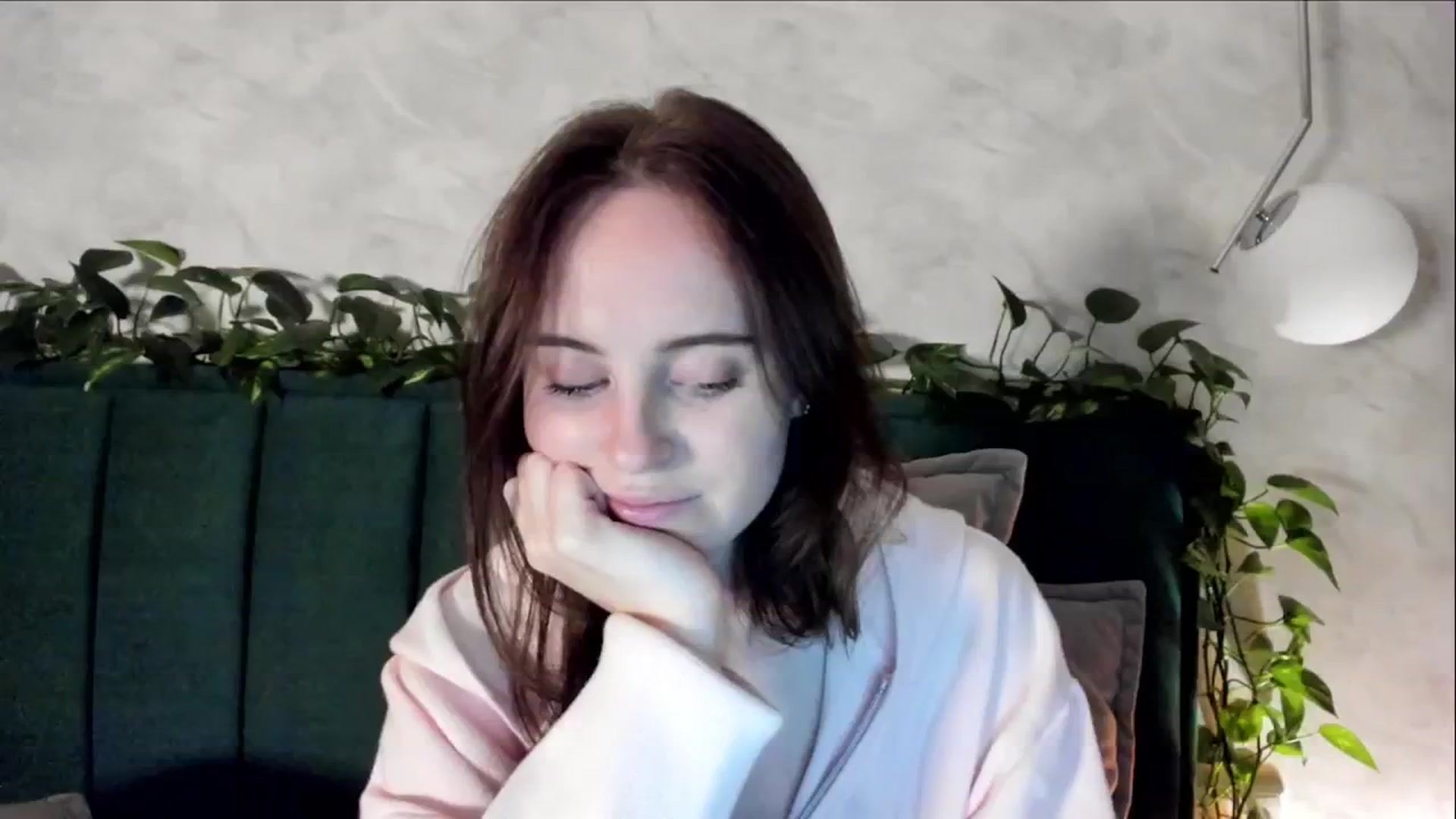 Gallery image thumbnail from userSasha's myfreecams stream on, 10/22/2024, 18:03 image 14 of 20