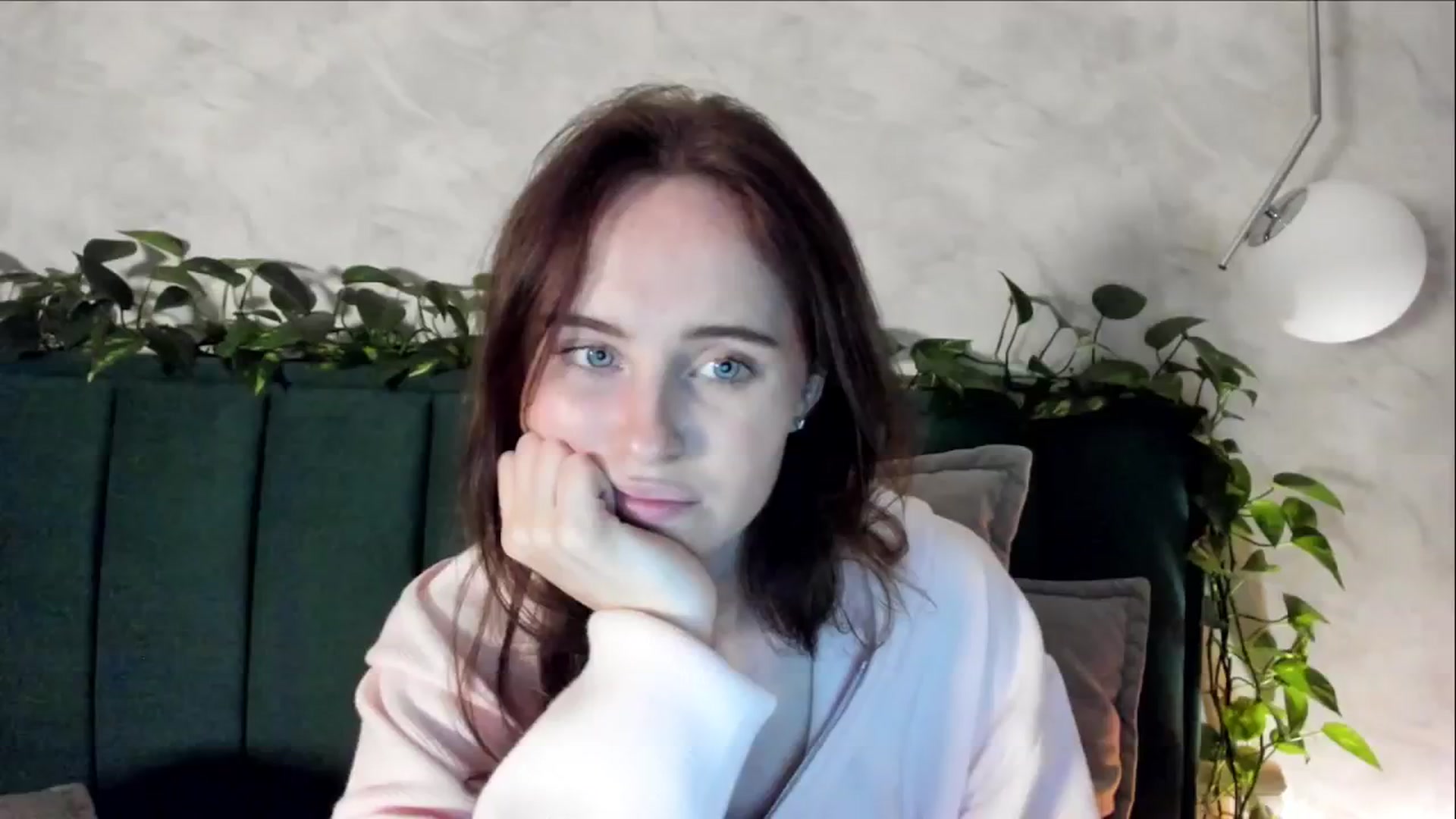 Gallery image thumbnail from userSasha's myfreecams stream on, 10/22/2024, 18:03 image 20 of 20