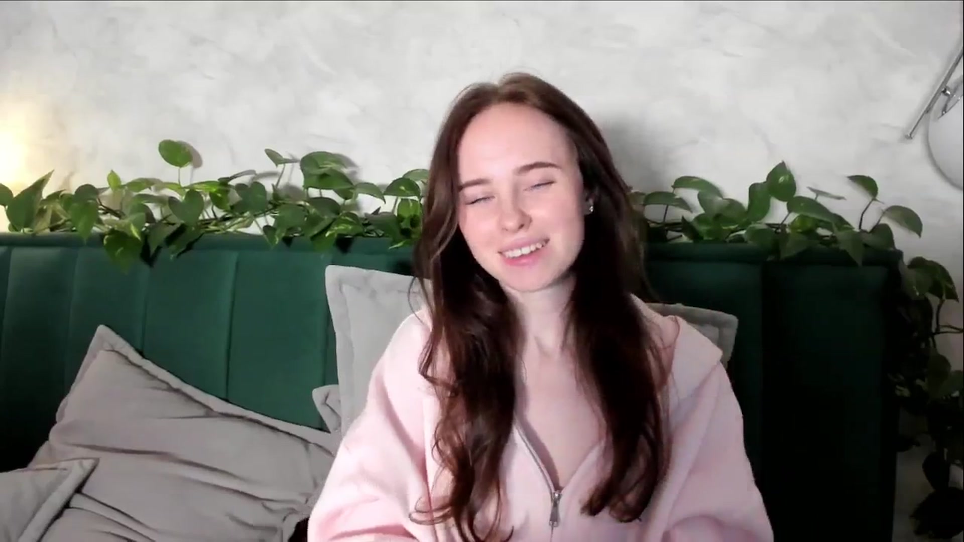Gallery image thumbnail from userSasha's myfreecams stream on, 12/13/2024, 20:57 image 13 of 20
