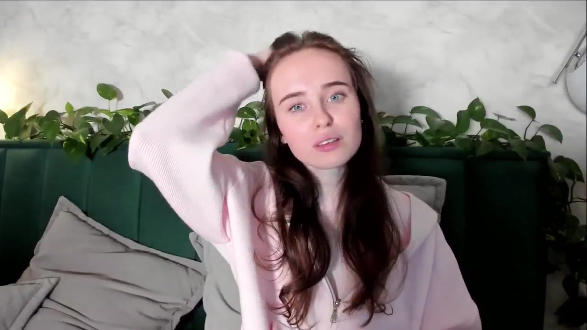 Gallery image thumbnail from userSasha's myfreecams stream on, 12/13/2024, 20:57 image 17 of 20