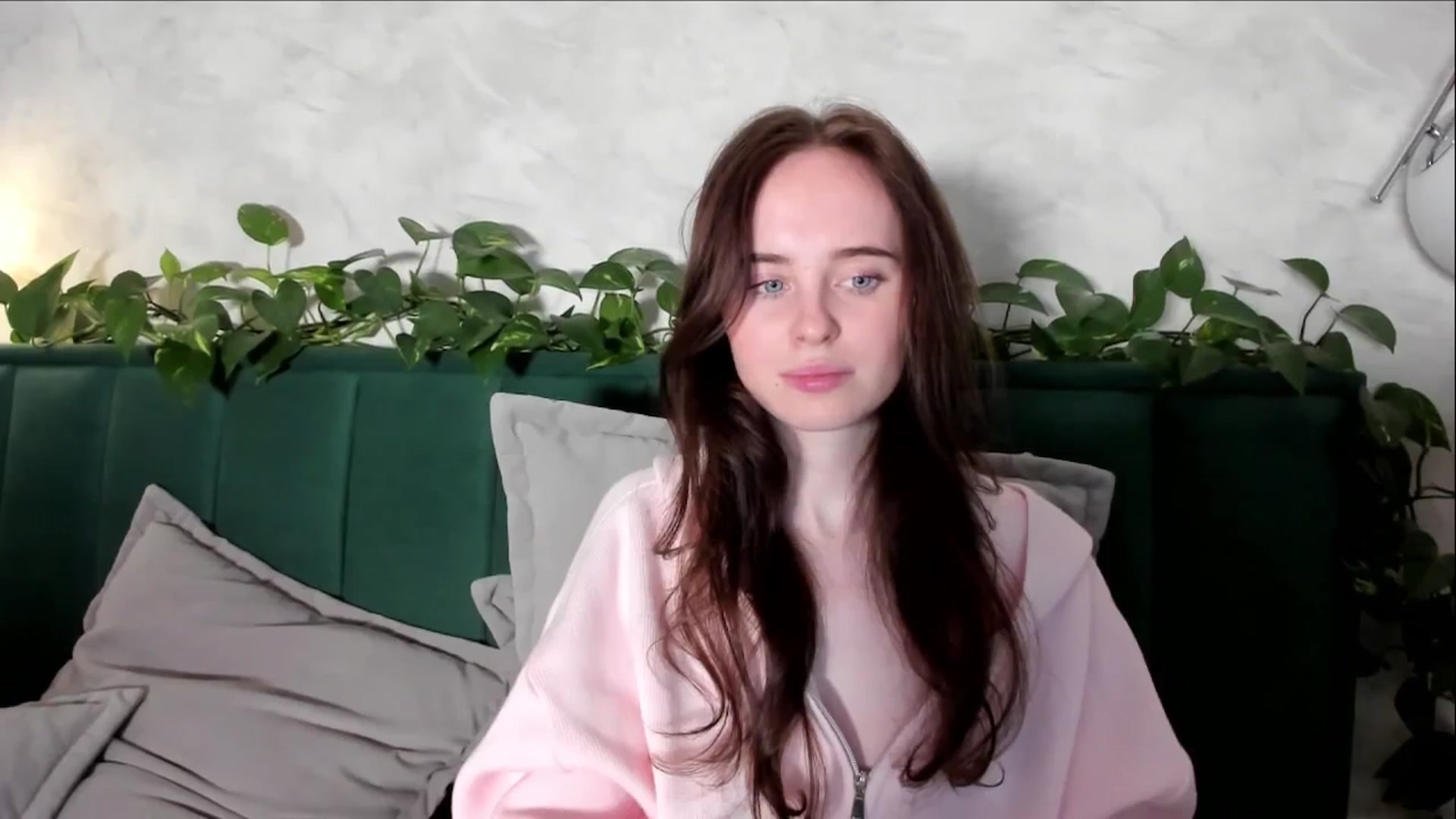 Gallery image thumbnail from userSasha's myfreecams stream on, 12/13/2024, 20:57 image 16 of 20