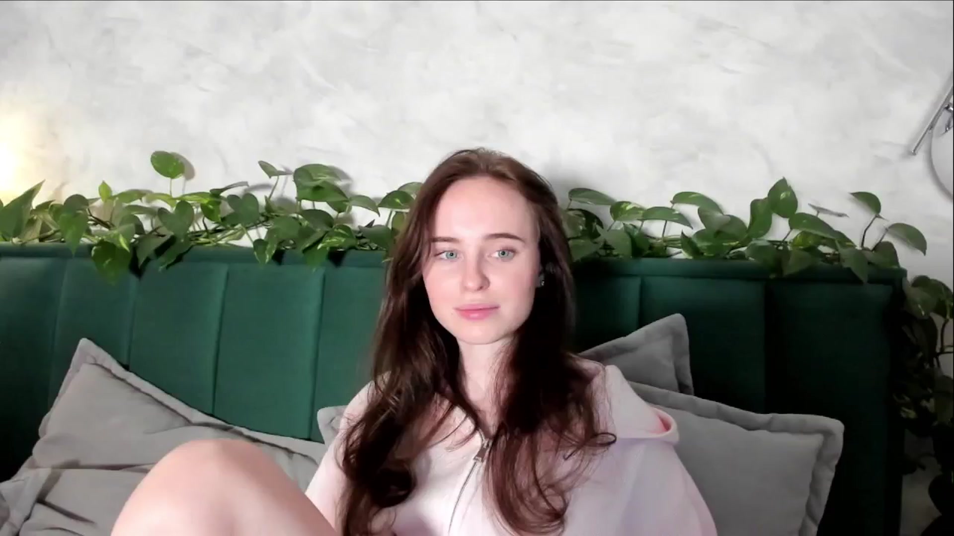 Gallery image thumbnail from userSasha's myfreecams stream on, 12/13/2024, 20:57 image 1 of 20