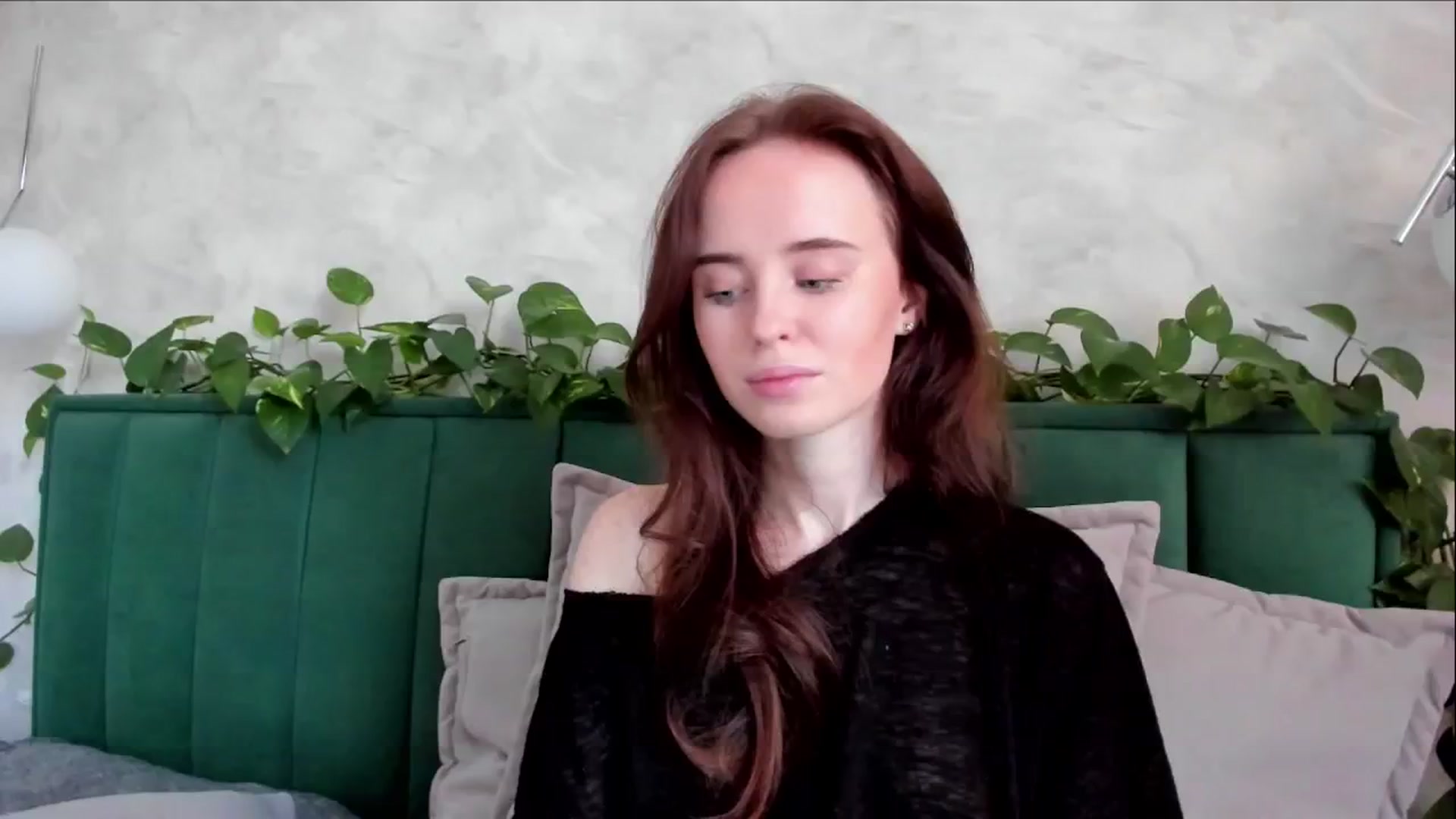 Gallery image thumbnail from userSasha's myfreecams stream on, 12/18/2024, 13:03 image 6 of 20