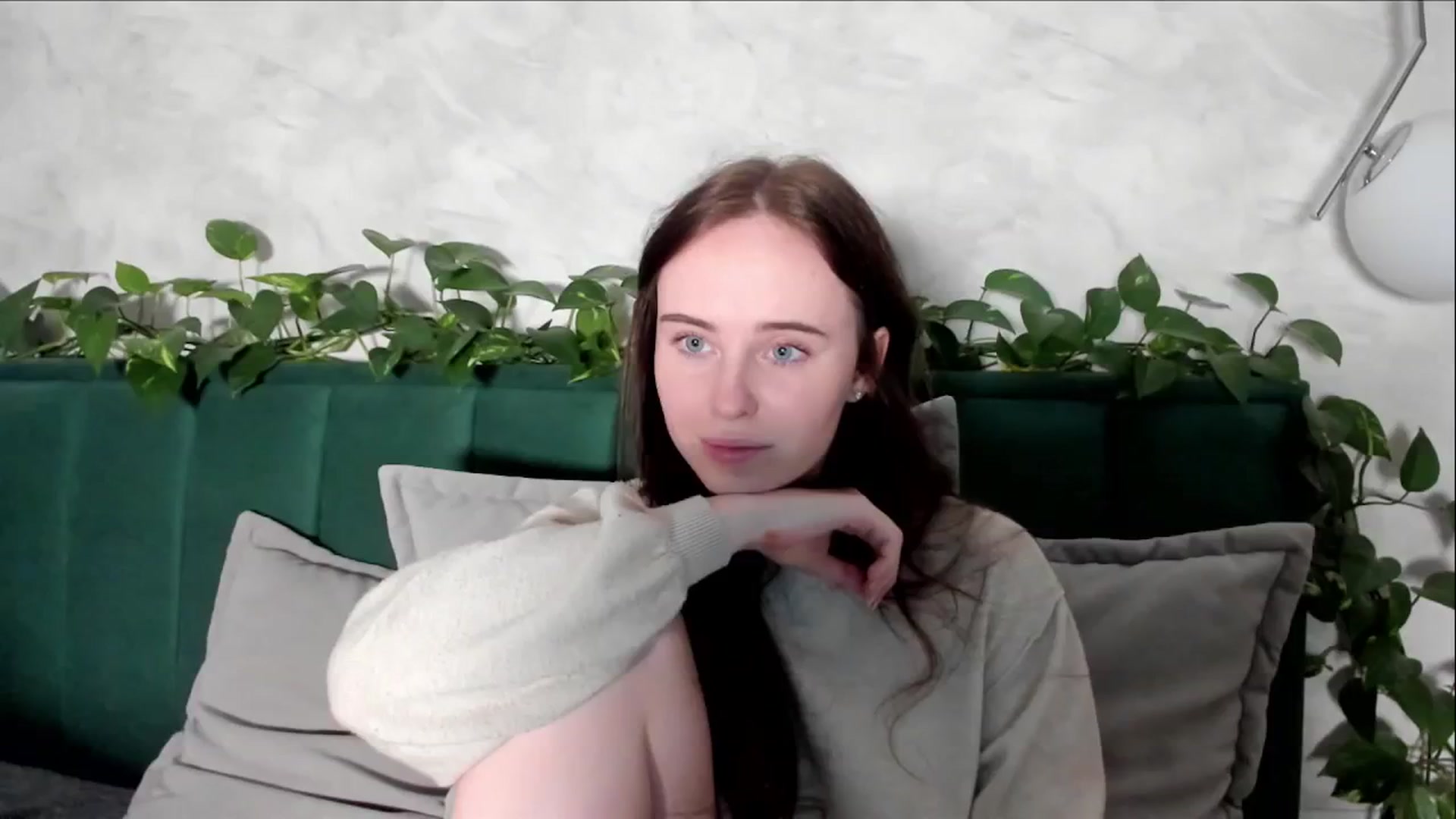 Gallery image thumbnail from userSasha's myfreecams stream on, 12/20/2024, 18:12 image 18 of 20
