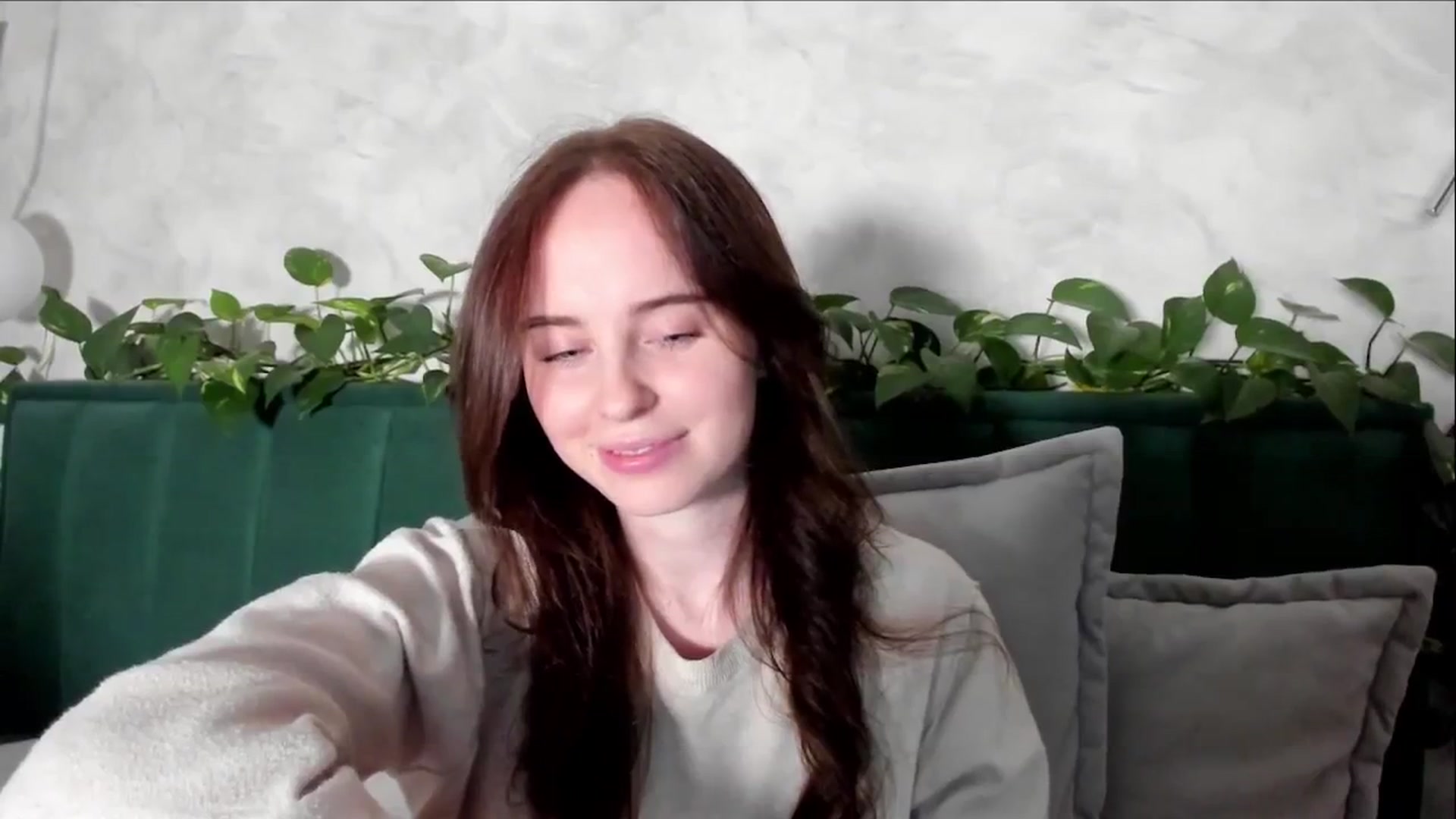 Gallery image thumbnail from userSasha's myfreecams stream on, 12/20/2024, 19:53 image 16 of 20