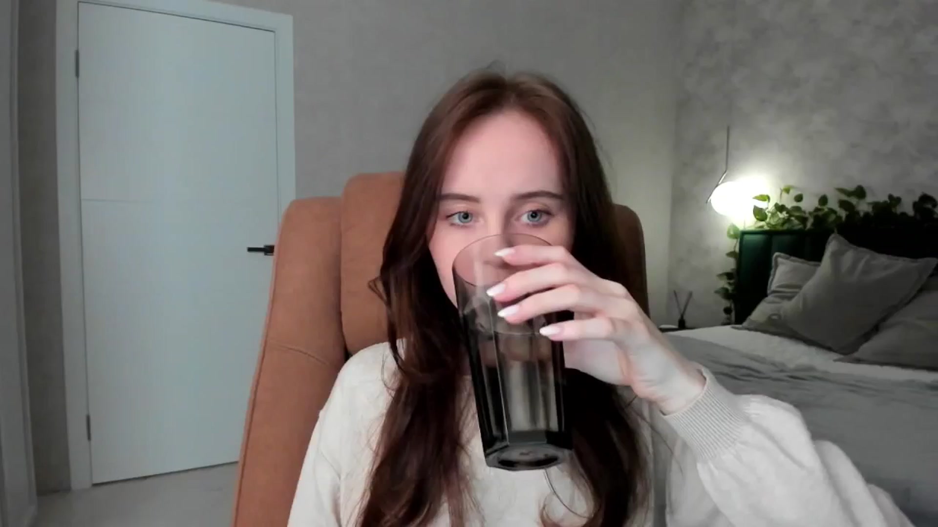 Gallery image thumbnail from userSasha's myfreecams stream on, 03/05/2025, 18:05 image 10 of 20