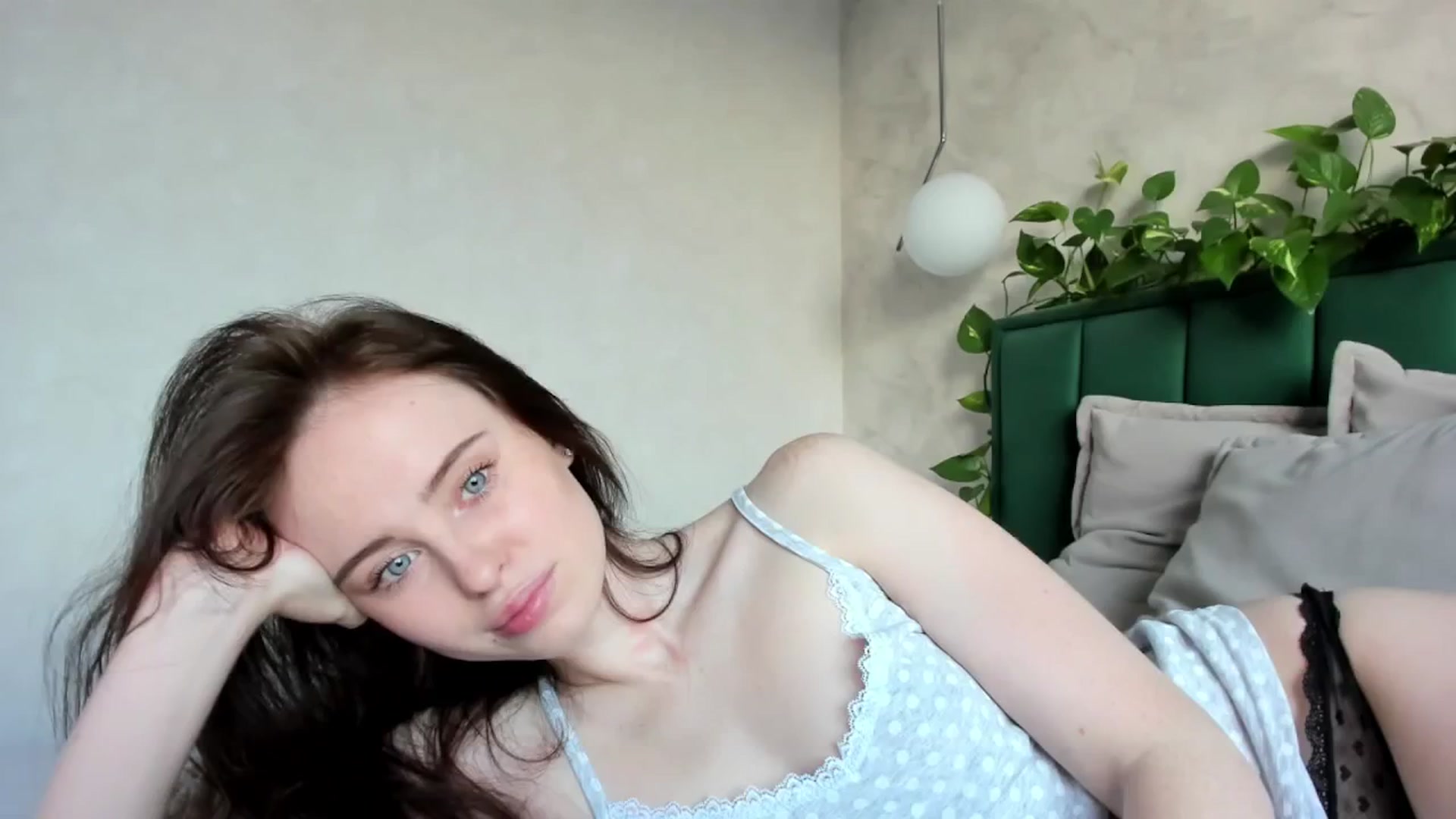 Gallery image thumbnail from userSasha's myfreecams stream on, 03/08/2025, 06:24 image 3 of 20