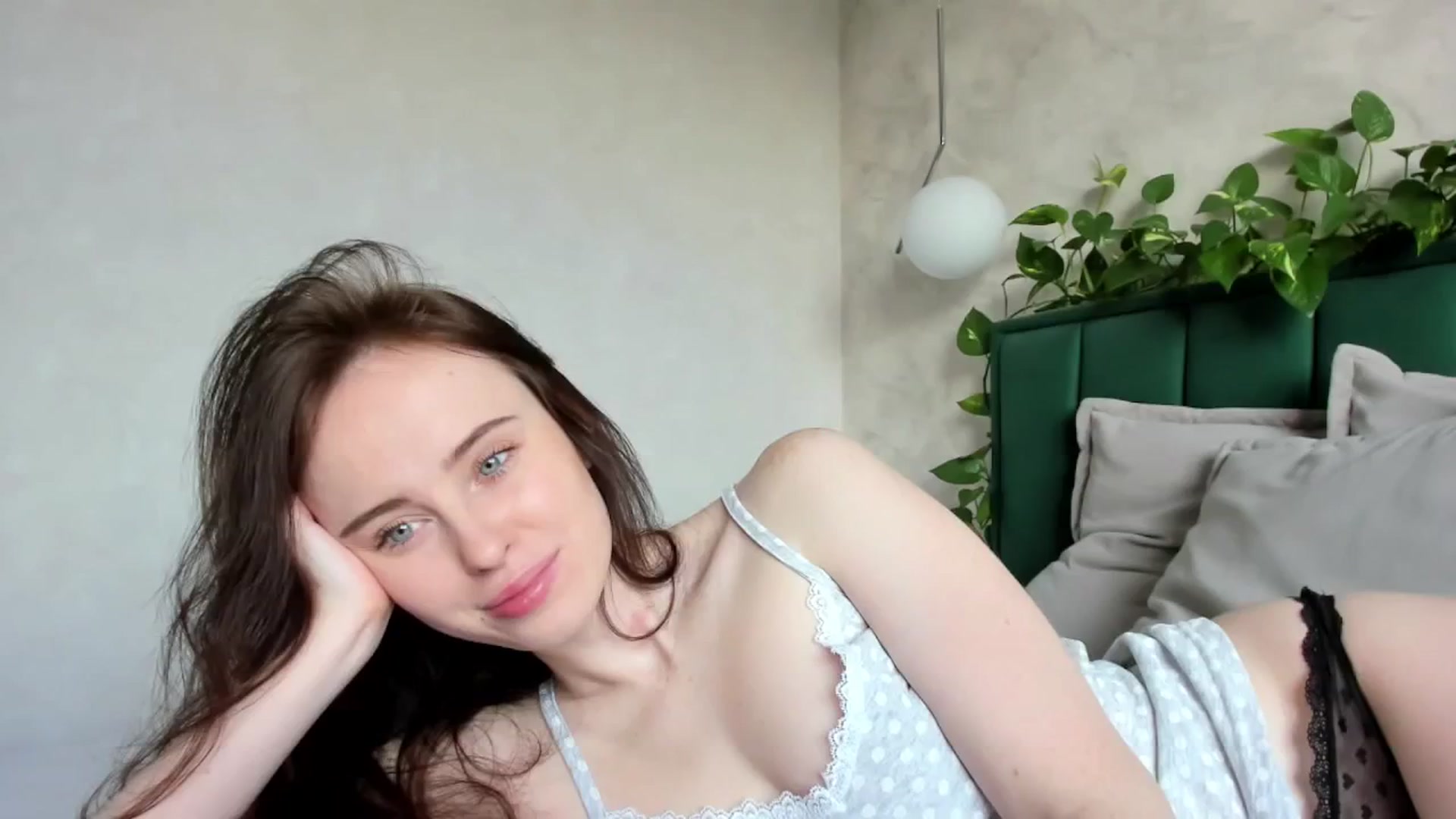 Gallery image thumbnail from userSasha's myfreecams stream on, 03/08/2025, 06:24 image 12 of 20