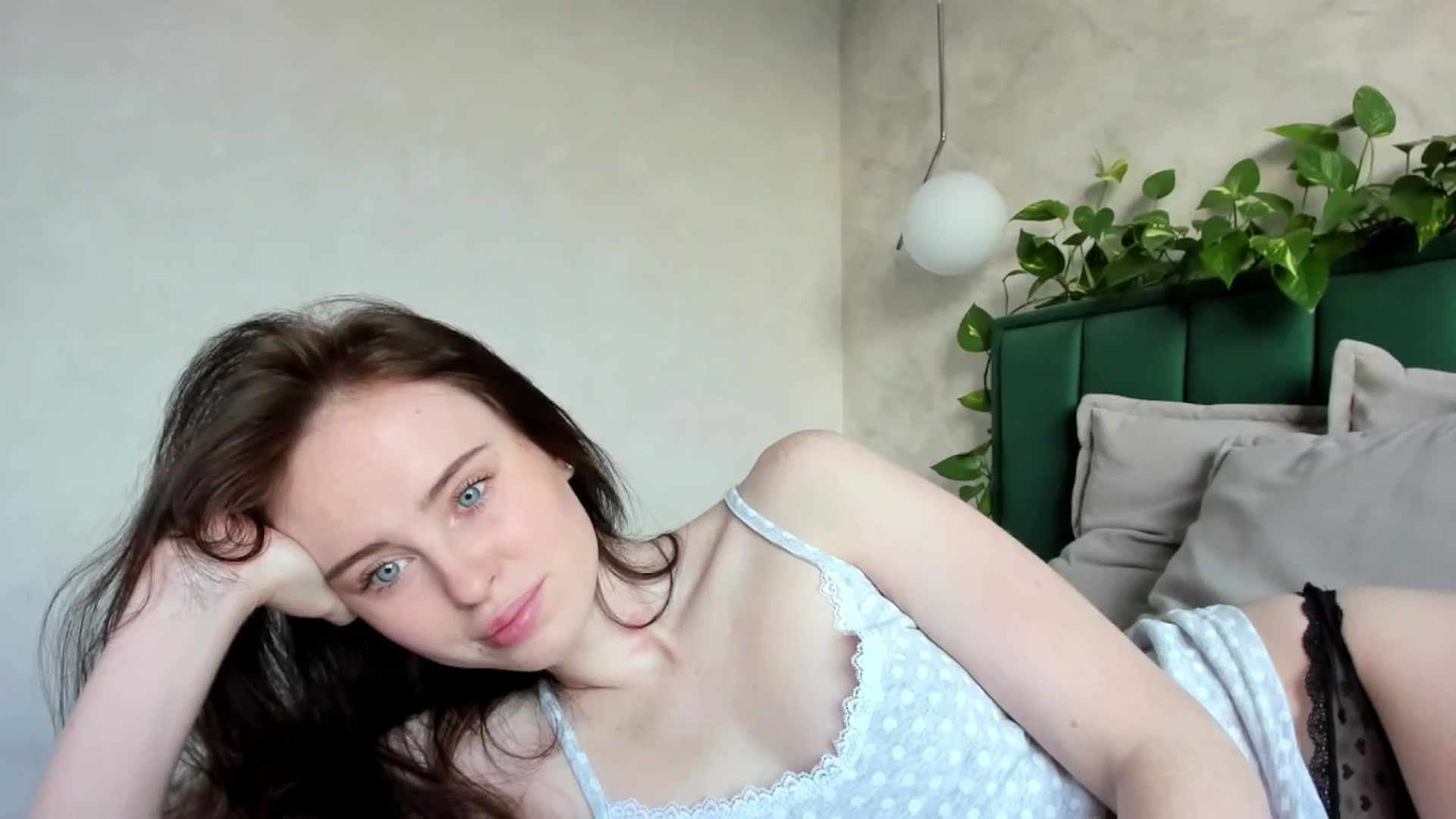 Gallery image thumbnail from userSasha's myfreecams stream on, 03/08/2025, 06:24 image 4 of 20