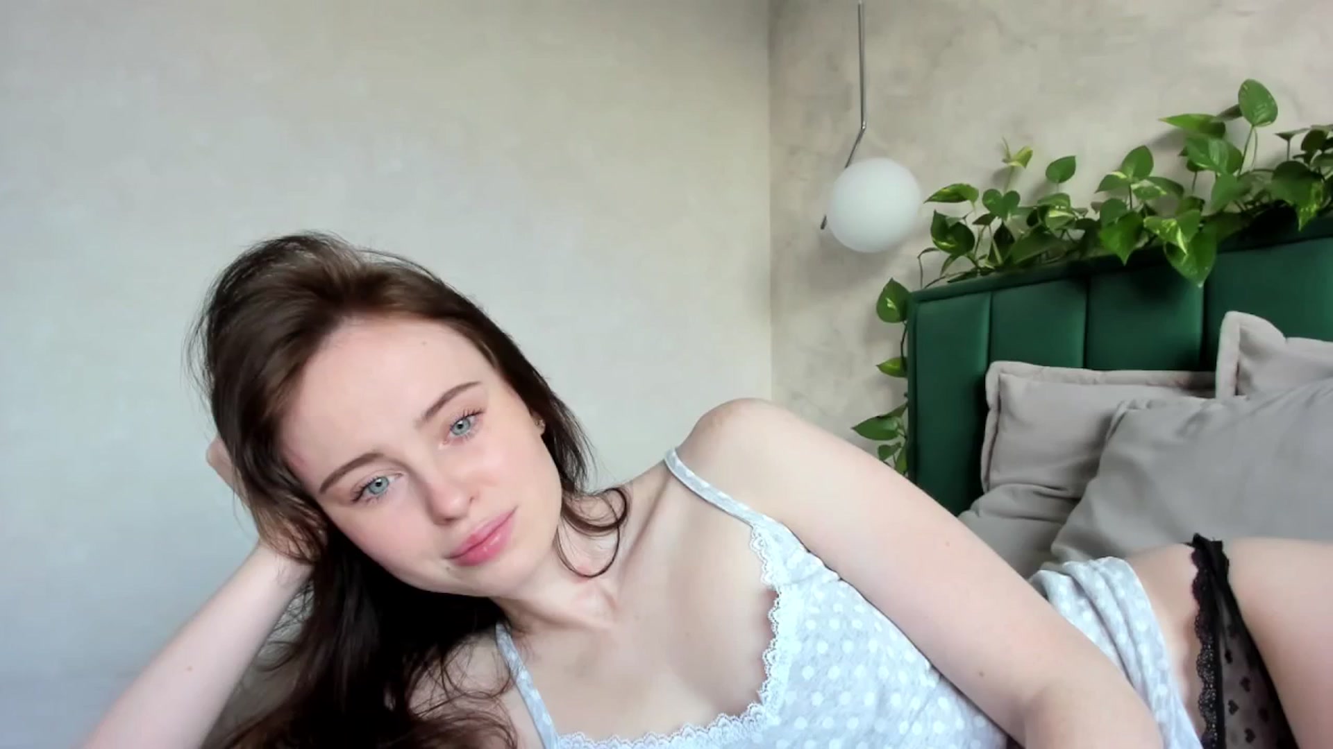 Gallery image thumbnail from userSasha's myfreecams stream on, 03/08/2025, 06:24 image 6 of 20
