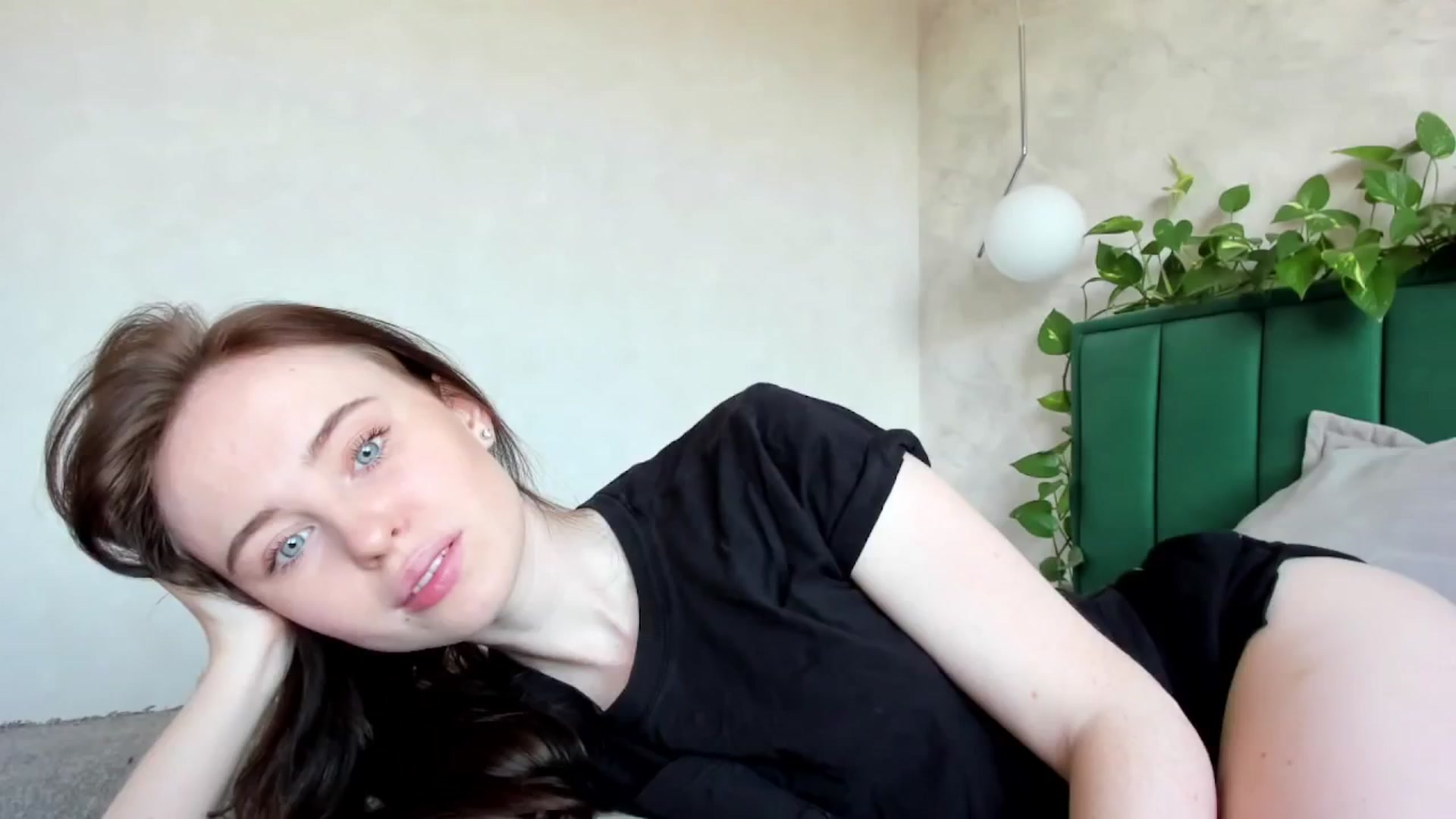 Gallery image thumbnail from userSasha's myfreecams stream on, 03/09/2025, 06:38 image 11 of 20