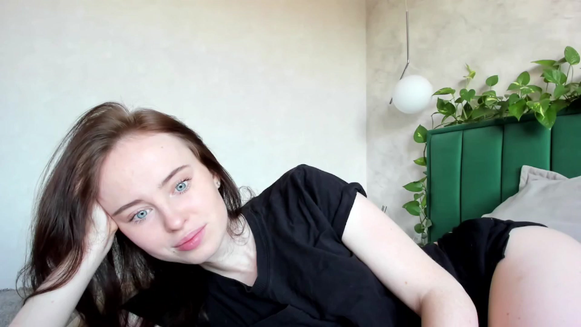 Gallery image thumbnail from userSasha's myfreecams stream on, 03/09/2025, 06:38 image 2 of 20