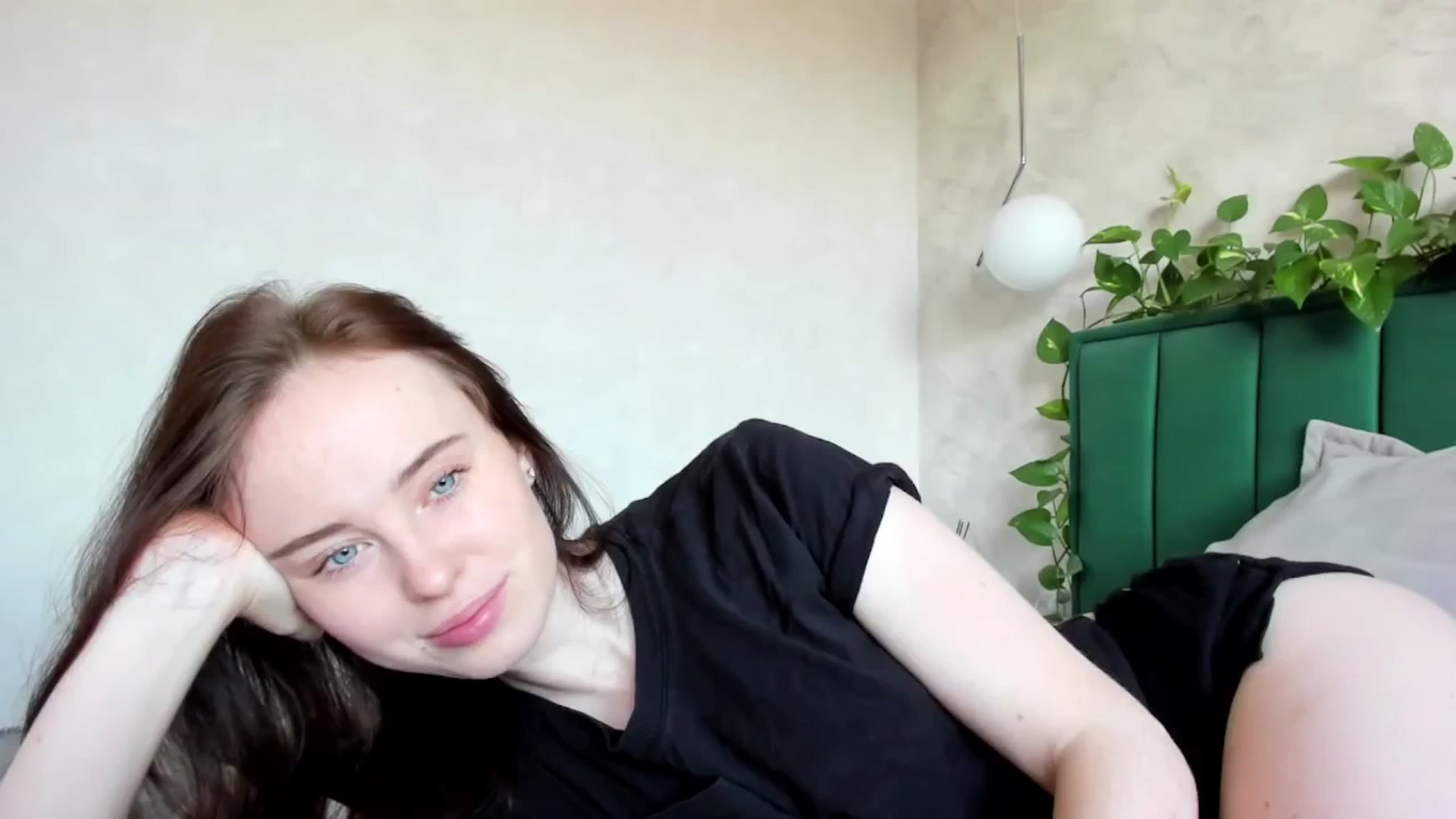 Gallery image thumbnail from userSasha's myfreecams stream on, 03/09/2025, 06:38 image 6 of 20