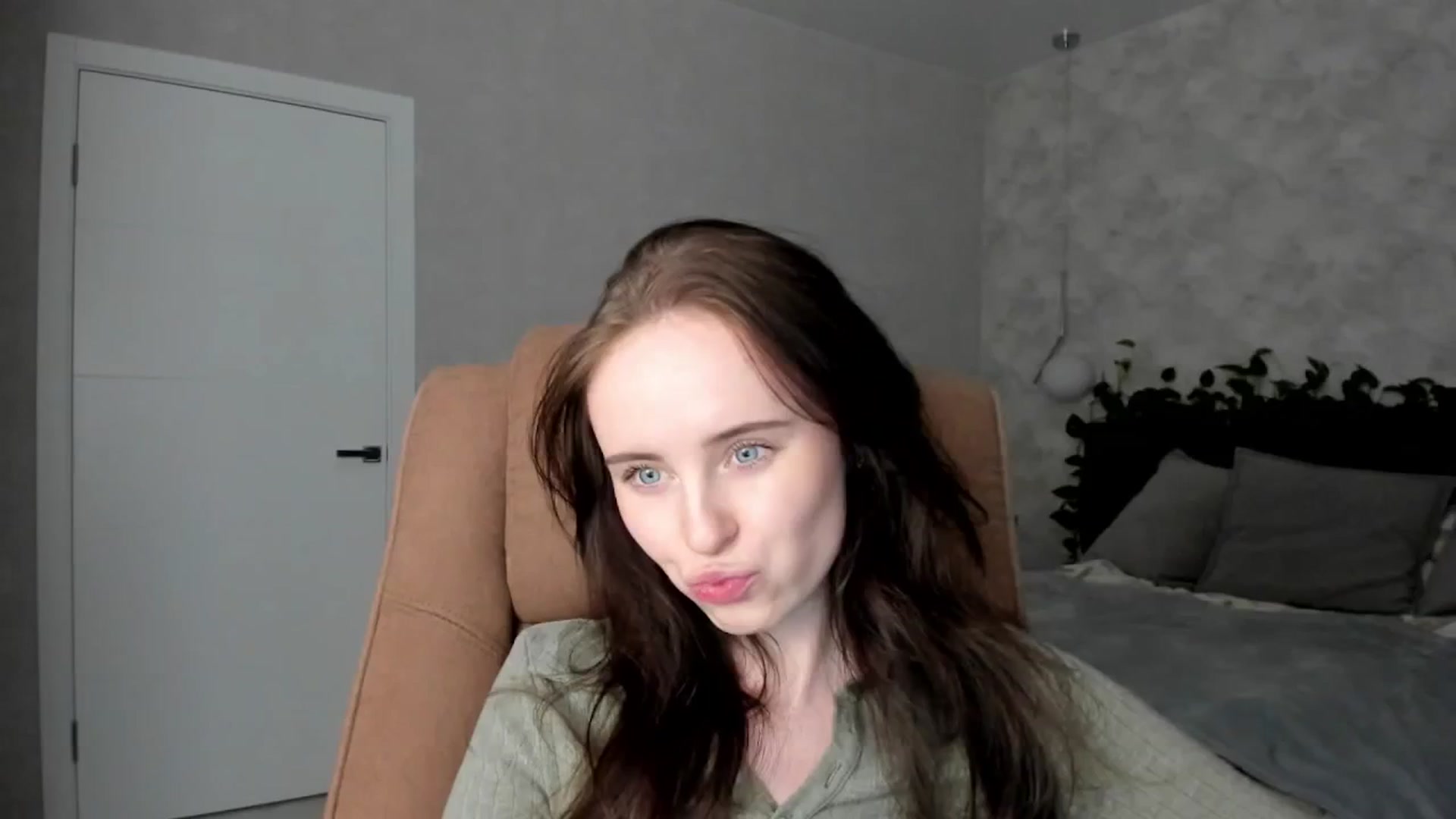 Gallery image thumbnail from userSasha's myfreecams stream on, 03/13/2025, 17:32 image 10 of 20