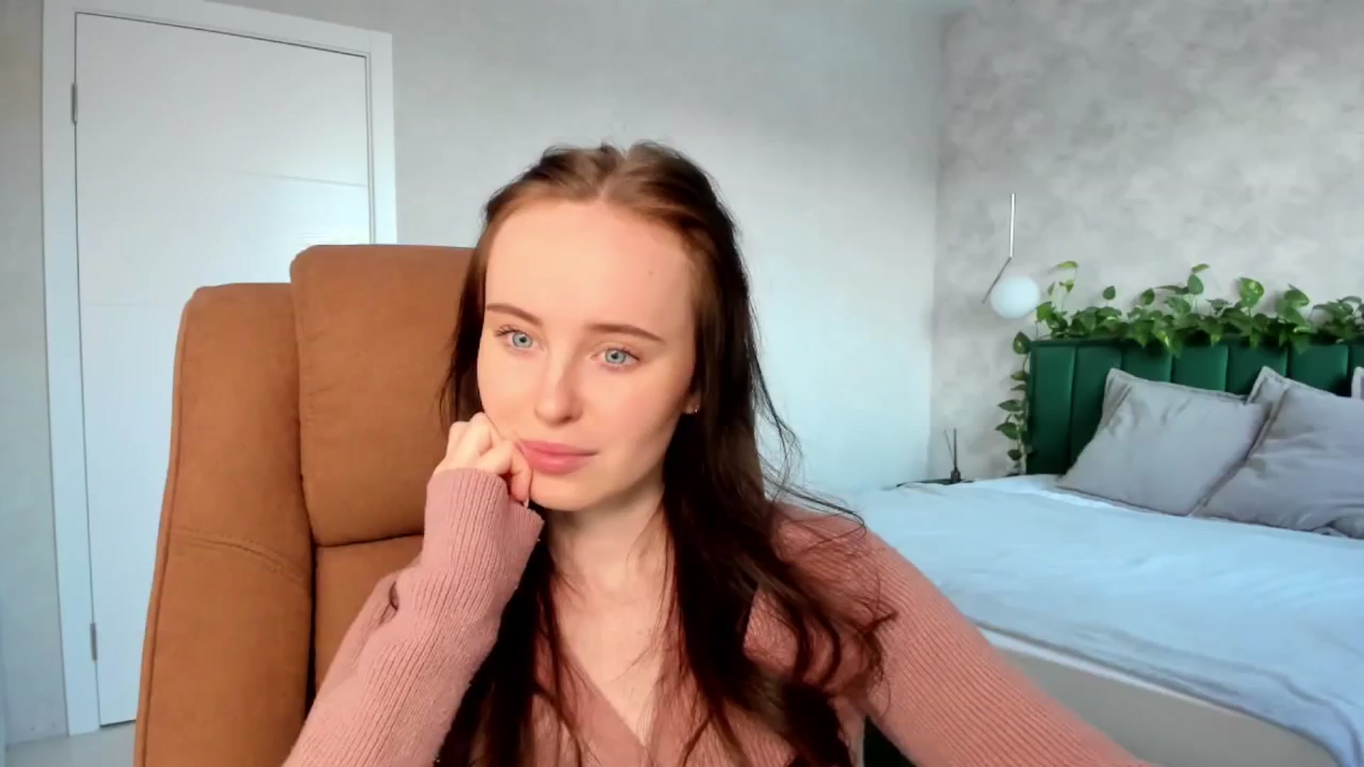 Gallery image thumbnail from userSasha's myfreecams stream on, 03/15/2025, 04:52 image 15 of 20