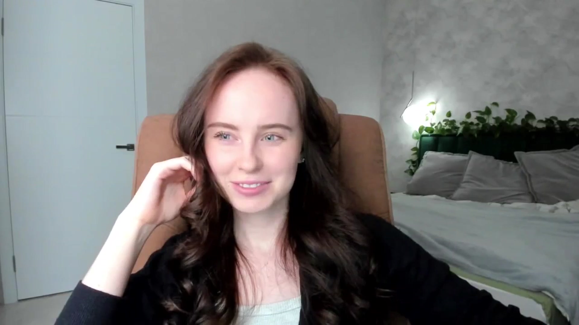 Gallery image thumbnail from userSasha's myfreecams stream on, 03/17/2025, 19:04 image 10 of 20