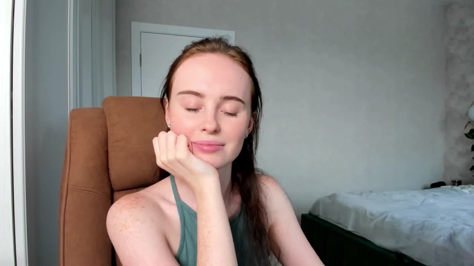 Gallery image thumbnail from userSasha's myfreecams stream on, 05/14/2025, 16:56 image 13 of 20