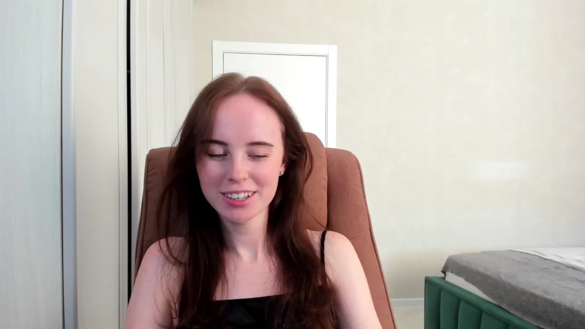 Gallery image thumbnail from userSasha's myfreecams stream on, 05/17/2025, 09:05 image 17 of 20