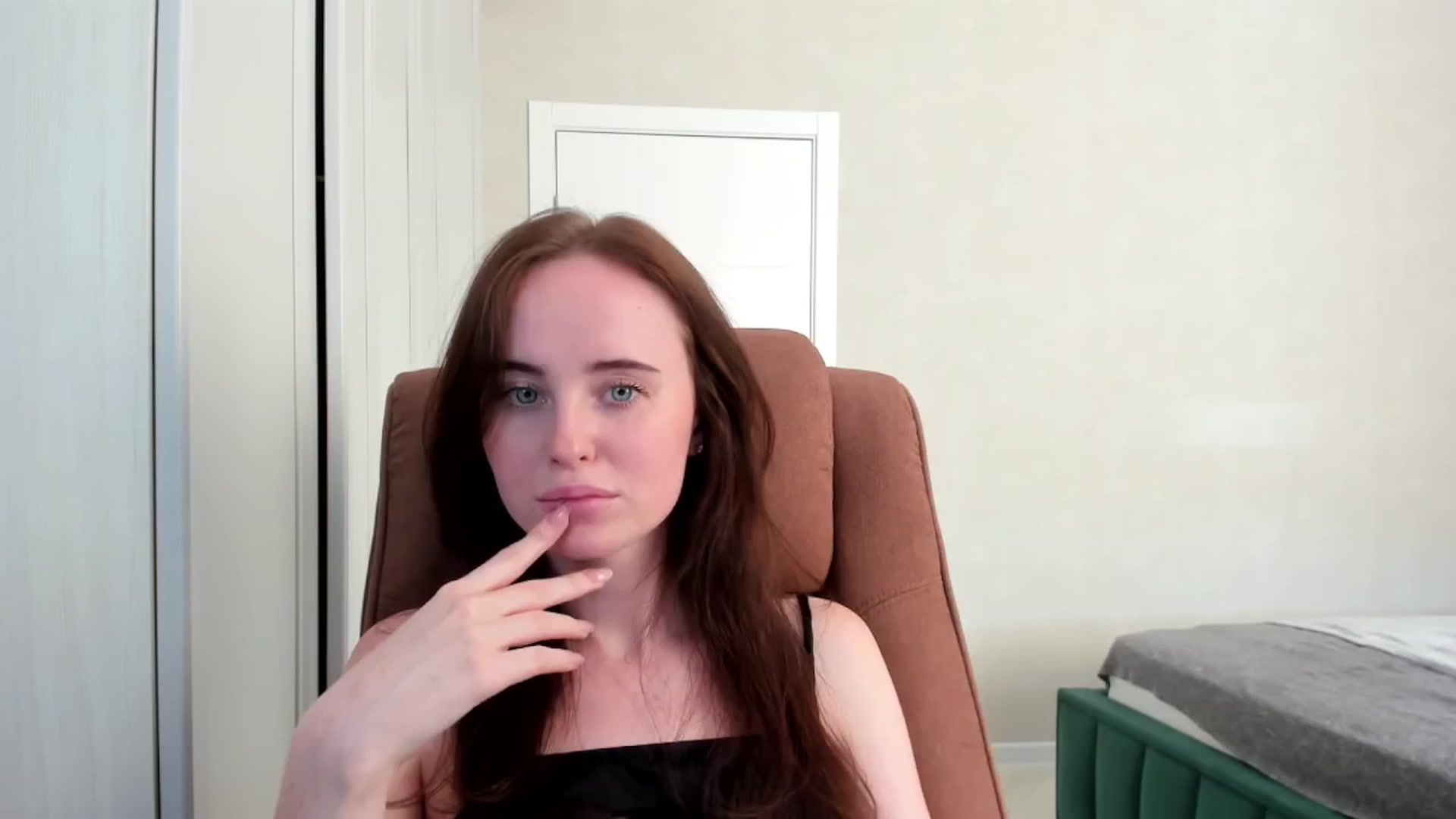 Gallery image thumbnail from userSasha's myfreecams stream on, 05/17/2025, 09:05 image 16 of 20