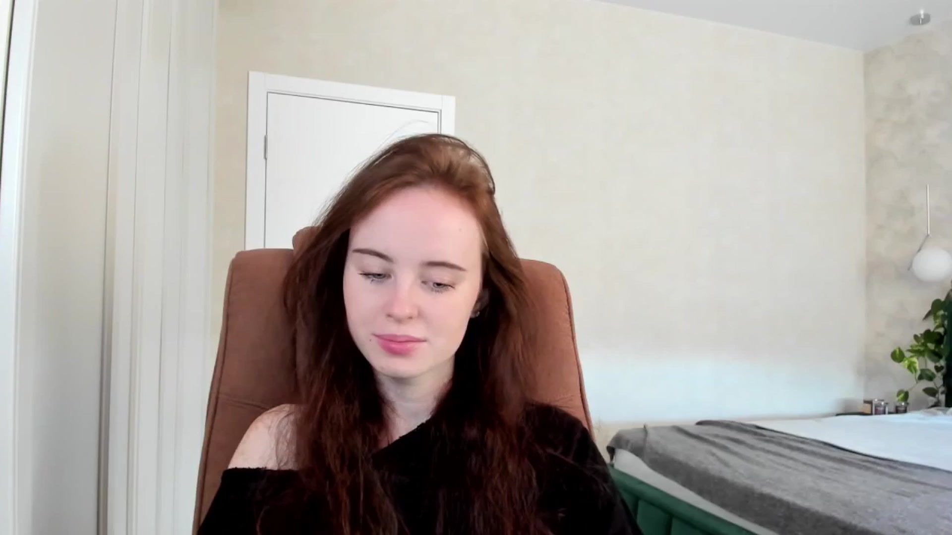 Gallery image thumbnail from userSasha's myfreecams stream on, 06/01/2025, 05:33 image 12 of 20