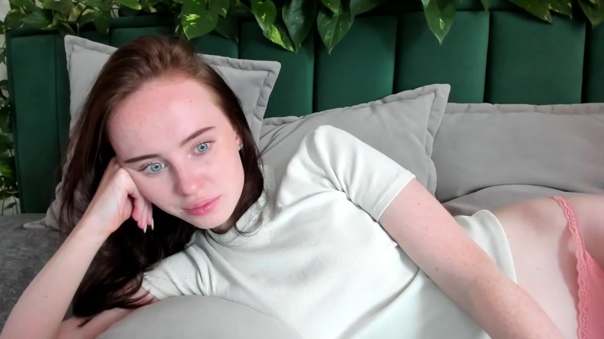 Gallery image thumbnail from userSasha's myfreecams stream on, 07/06/2025, 07:01 image 9 of 20