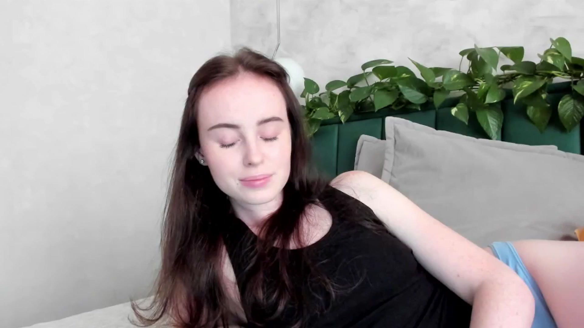 Gallery image thumbnail from userSasha's myfreecams stream on, 08/05/2025, 16:30 image 9 of 20