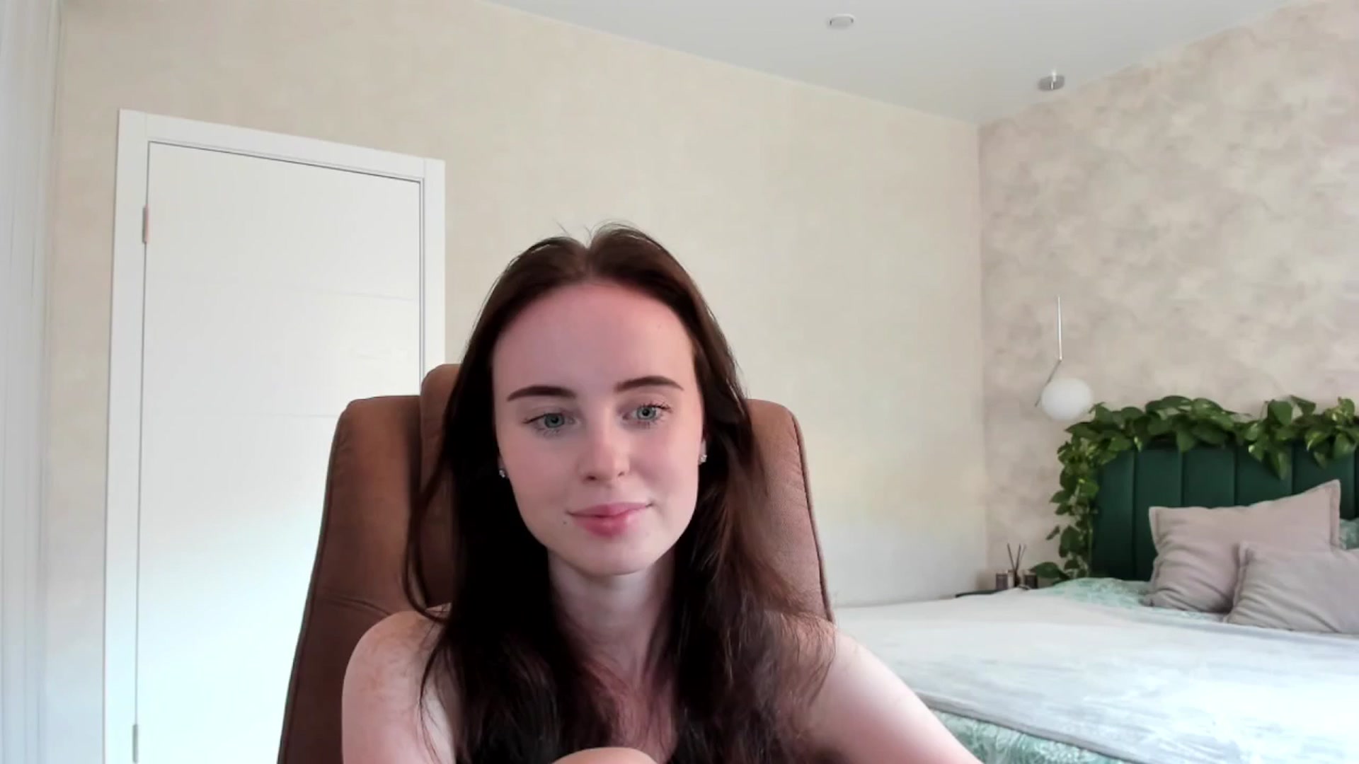 Gallery image thumbnail from userSasha's myfreecams stream on, 08/13/2025, 14:38 image 8 of 20