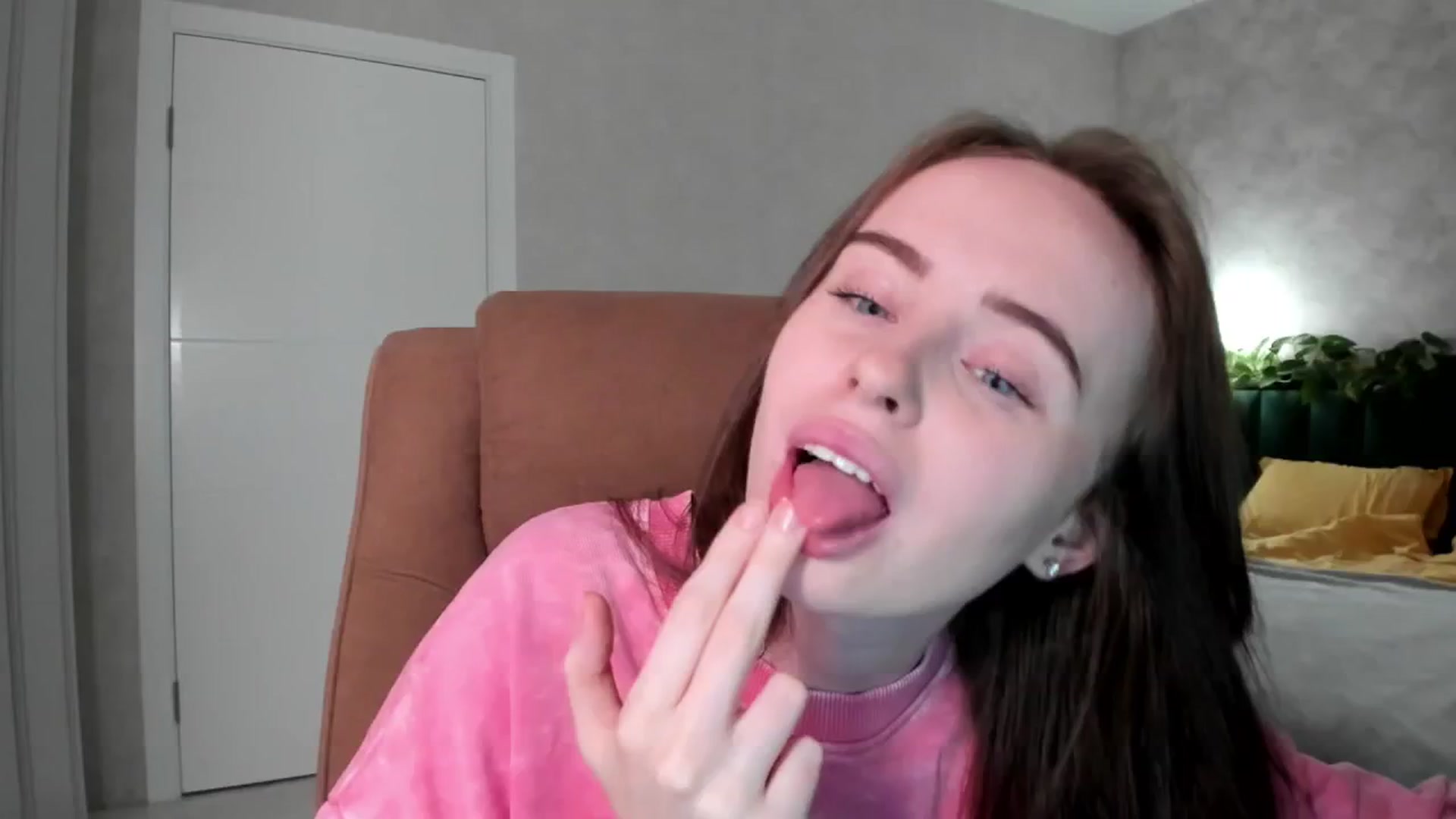 Gallery image thumbnail from userSasha's myfreecams stream on, 12/19/2025, 15:03 image 13 of 20