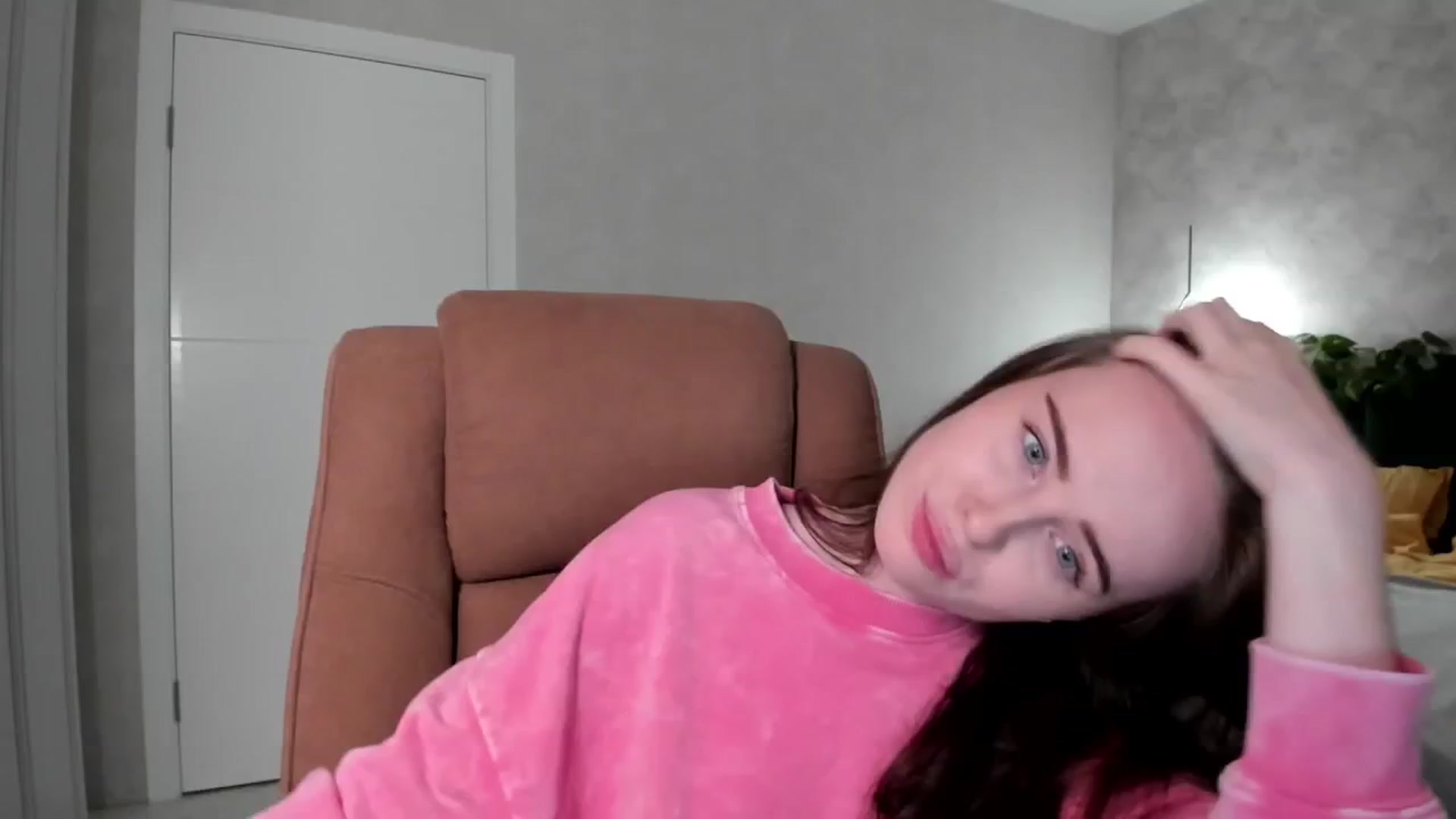 Gallery image thumbnail from userSasha's myfreecams stream on, 12/19/2025, 15:03 image 15 of 20