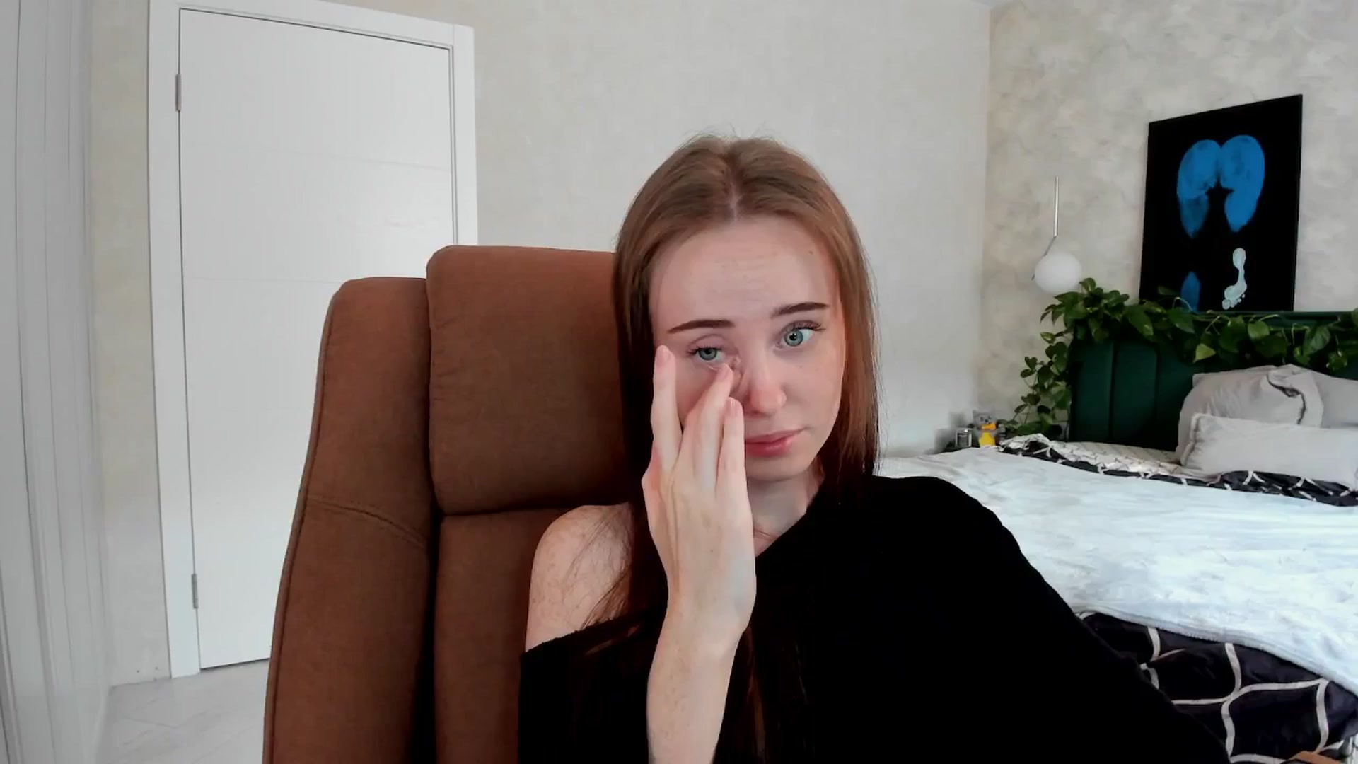 Gallery image thumbnail from userSasha's myfreecams stream on, 04/18/2026, 05:30 image 13 of 20