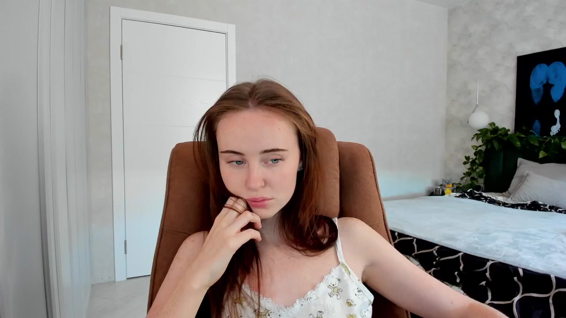 Gallery image thumbnail from userSasha's myfreecams stream on, 04/19/2026, 05:12 image 19 of 20