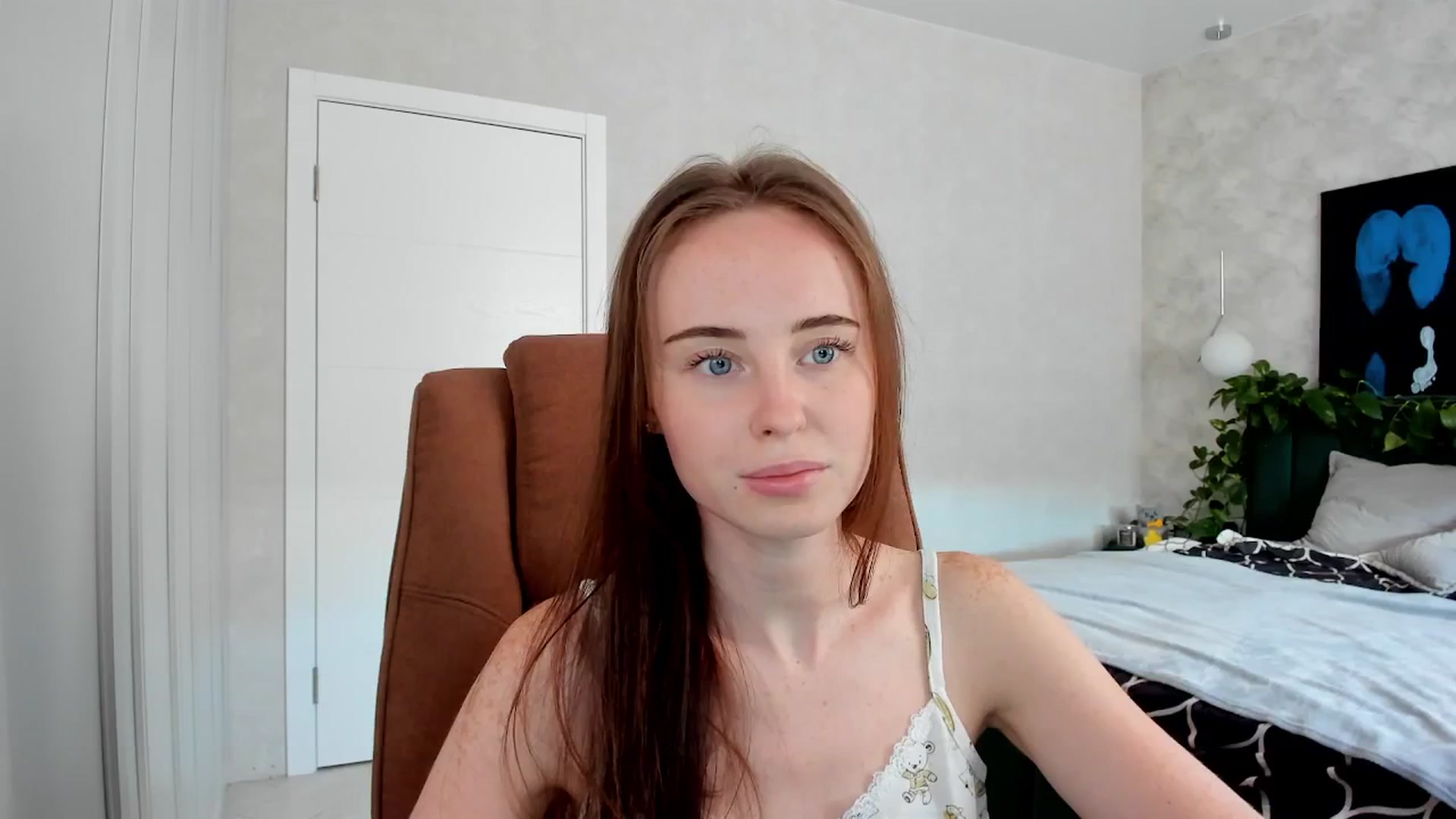 Gallery image thumbnail from userSasha's myfreecams stream on, 04/19/2026, 05:53 image 13 of 20