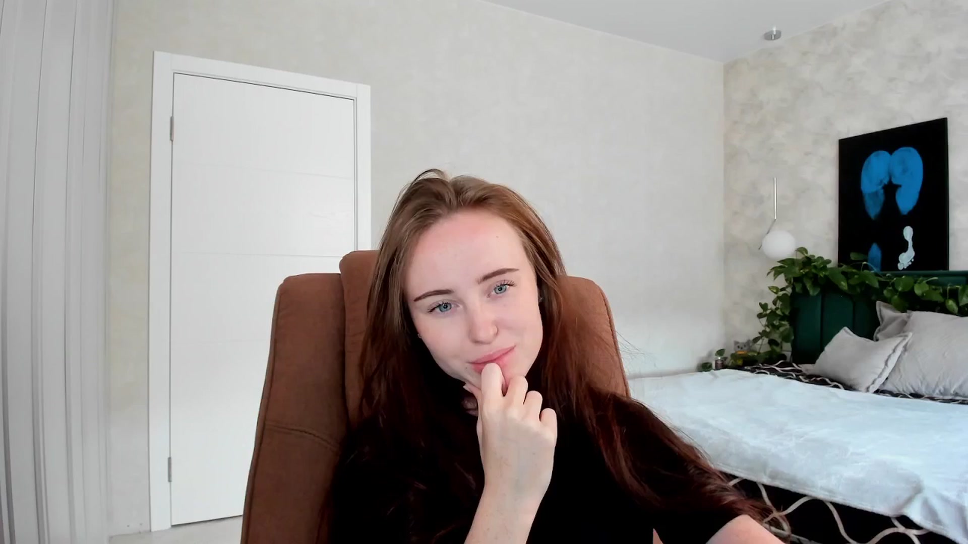 Gallery image thumbnail from userSasha's myfreecams stream on, 04/29/2026, 05:25 image 14 of 20