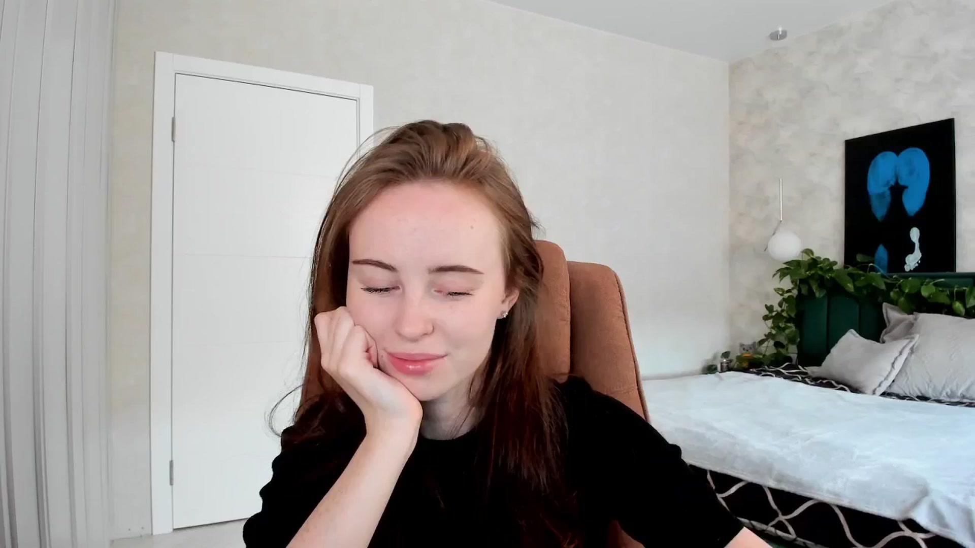 Gallery image thumbnail from userSasha's myfreecams stream on, 04/29/2026, 05:25 image 2 of 20