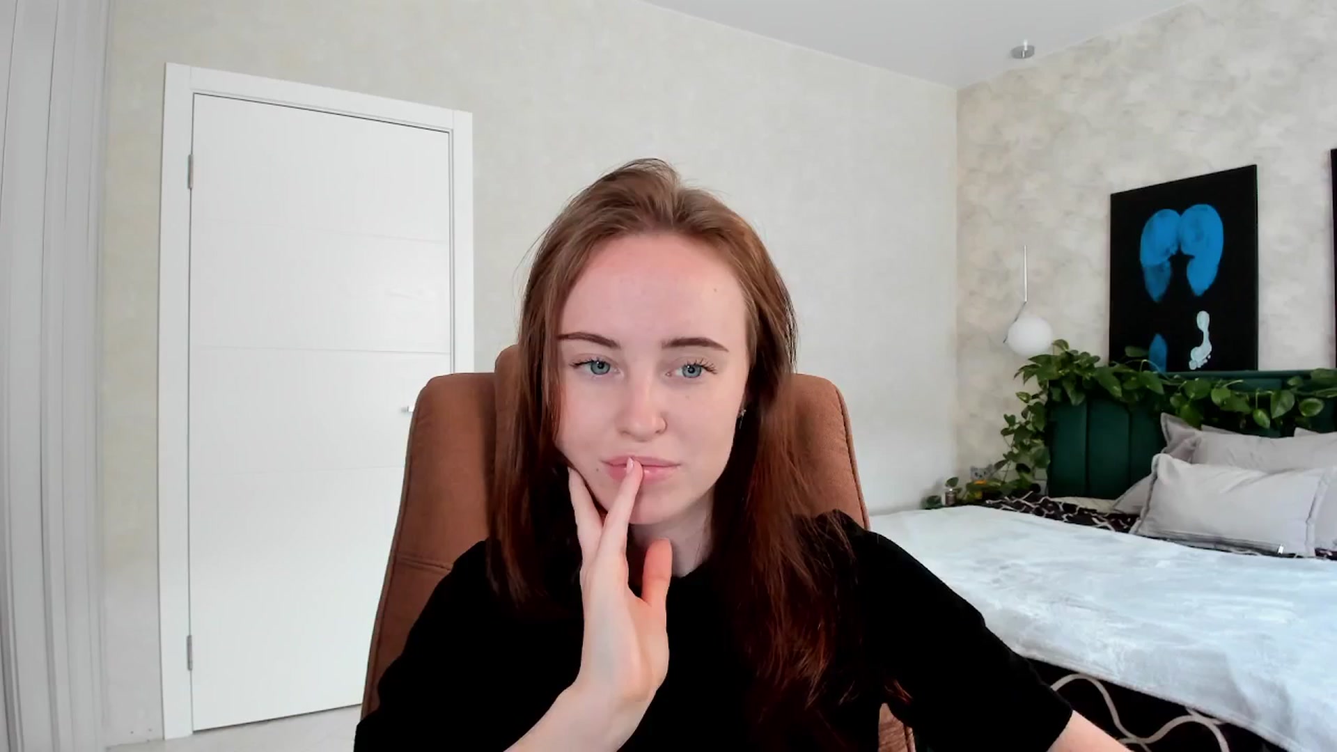 Gallery image thumbnail from userSasha's myfreecams stream on, 04/29/2026, 06:32 image 17 of 20
