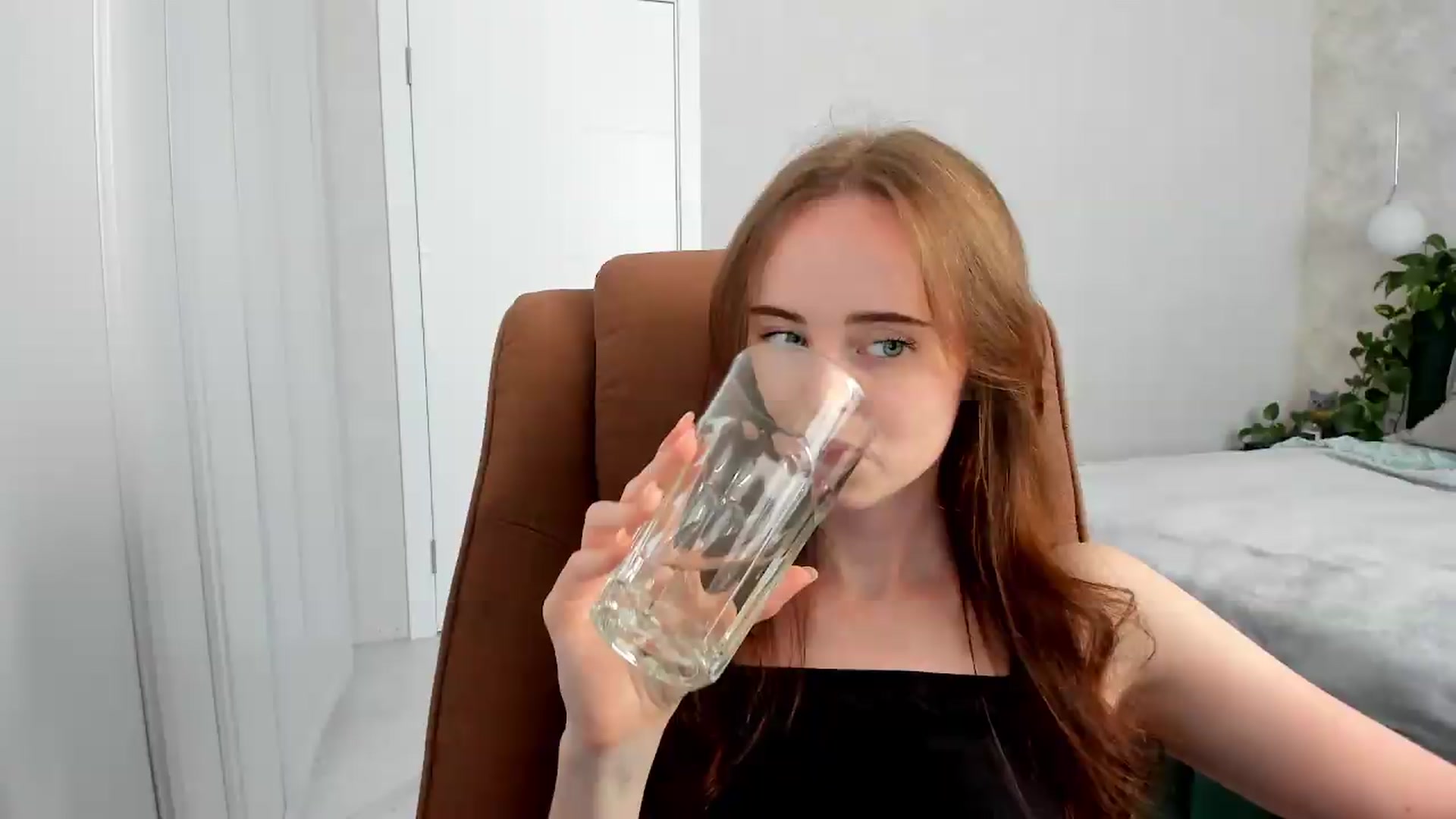 Gallery image thumbnail from userSasha's myfreecams stream on, 06/07/2026, 07:01 image 6 of 20