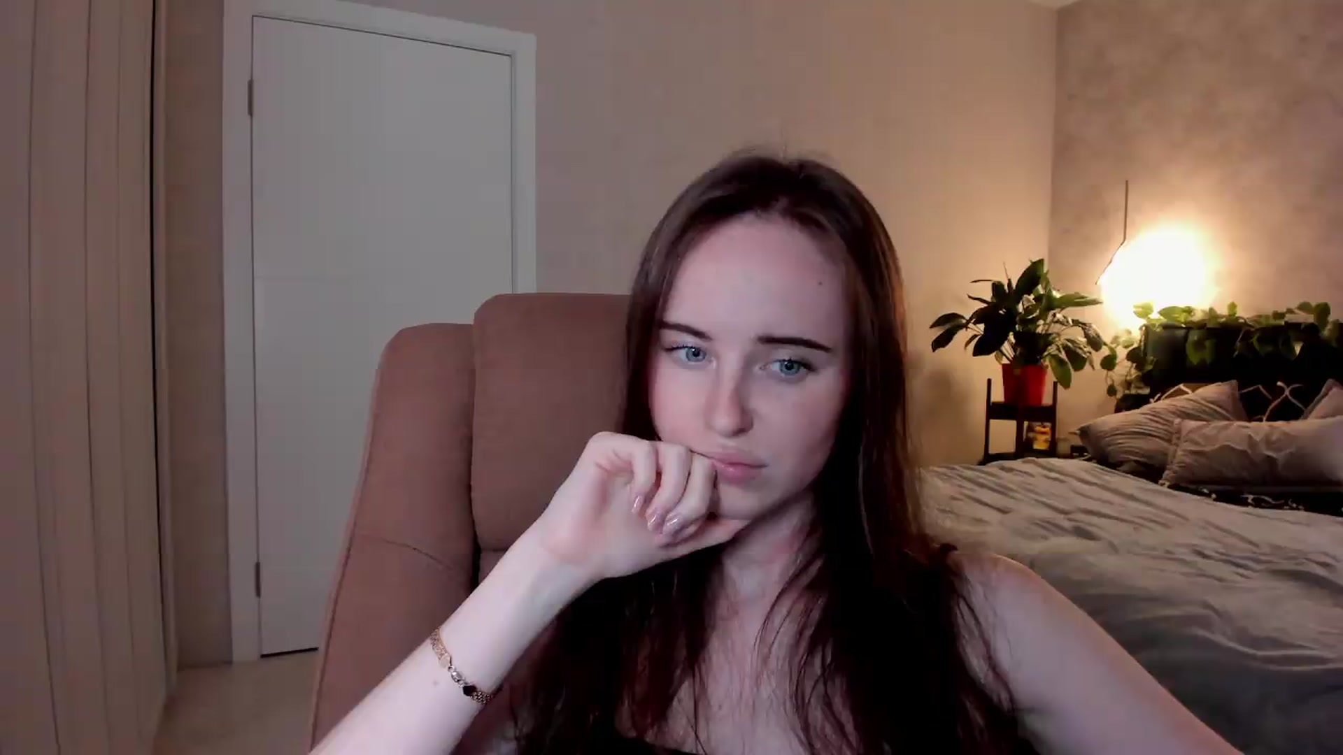 Gallery image thumbnail from userSasha's myfreecams stream on, 08/01/2026, 19:28 image 16 of 20