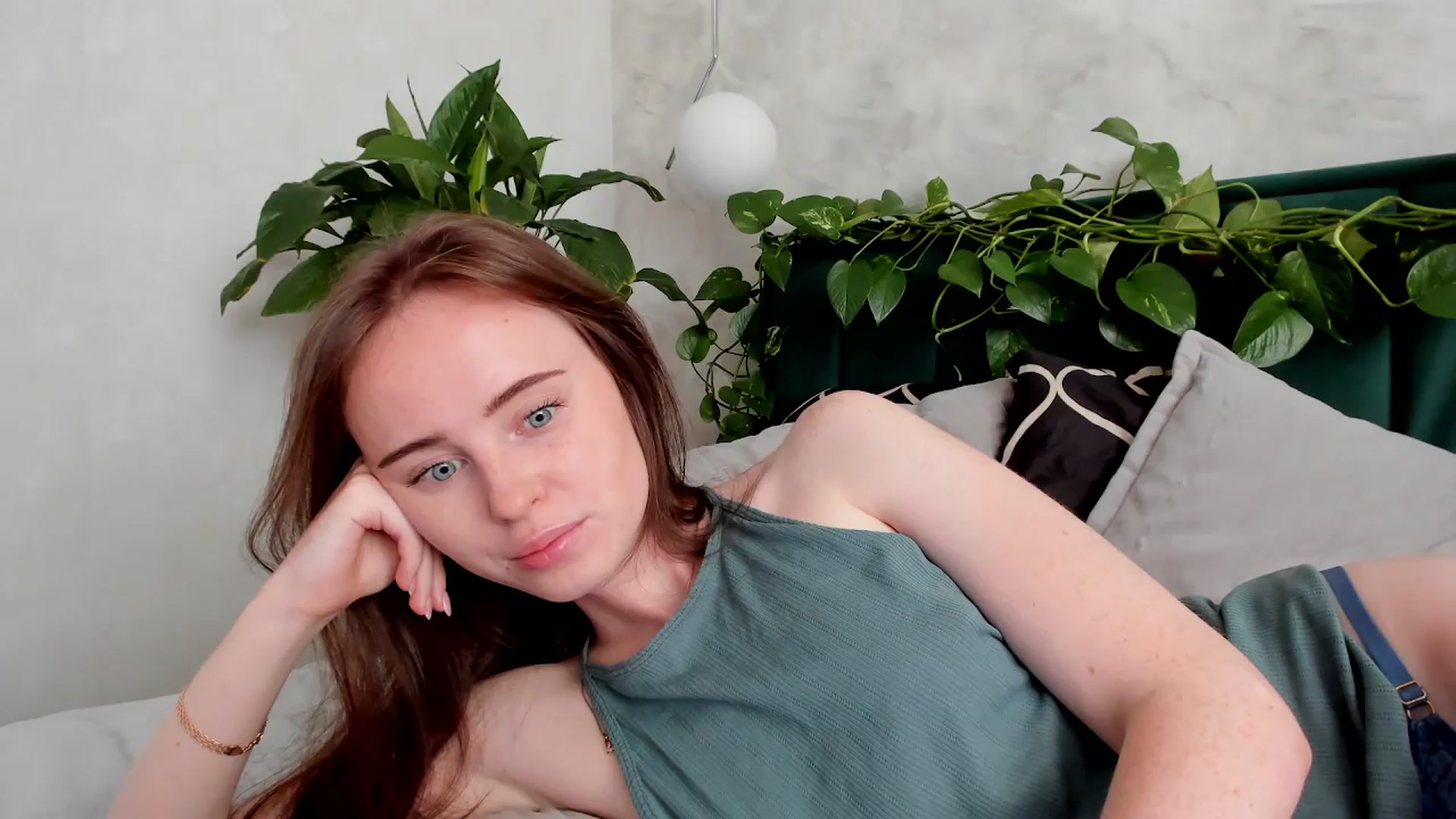 Gallery image thumbnail from userSasha's myfreecams stream on, 08/02/2026, 08:08 image 9 of 20