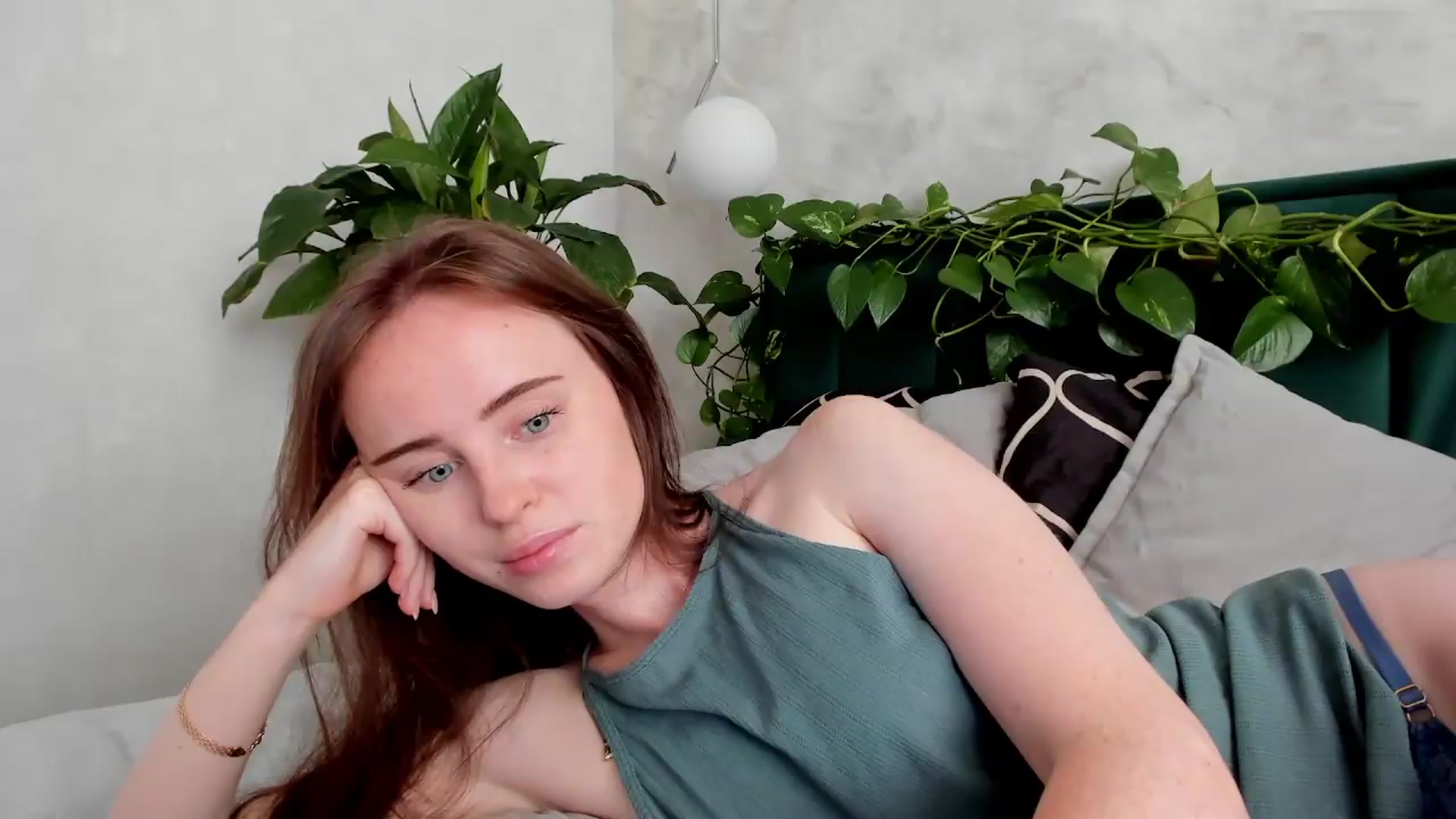 Gallery image thumbnail from userSasha's myfreecams stream on, 08/02/2026, 08:08 image 12 of 20