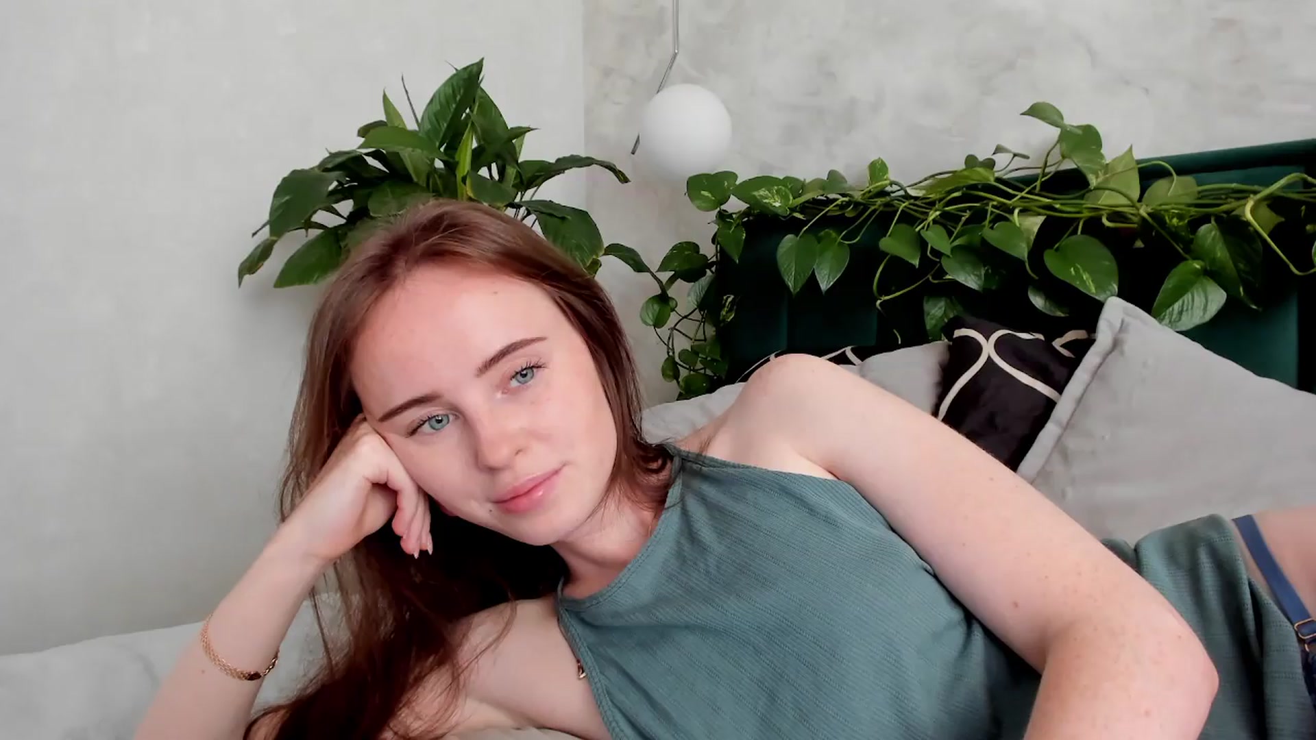 Gallery image thumbnail from userSasha's myfreecams stream on, 08/02/2026, 08:08 image 13 of 20