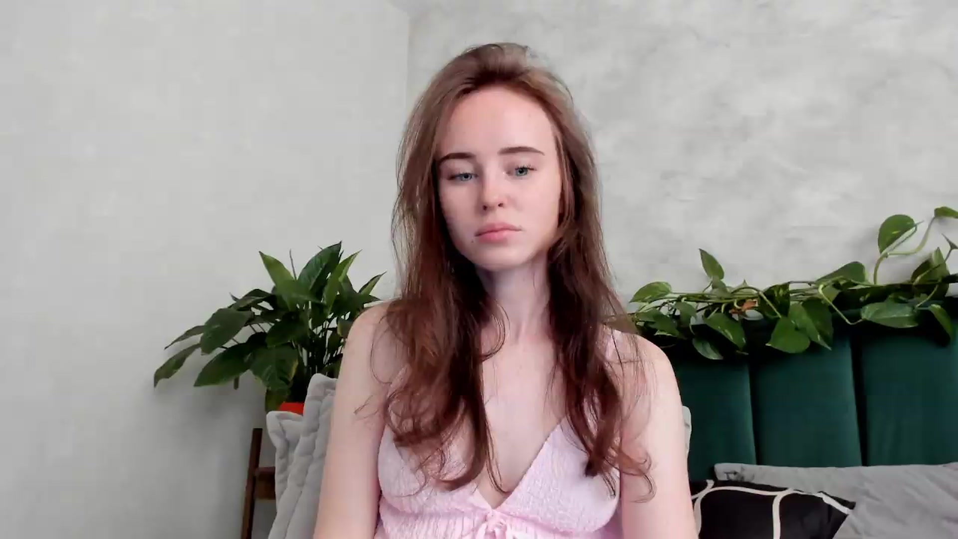 Gallery image thumbnail from userSasha's myfreecams stream on, 08/08/2026, 05:35 image 1 of 20
