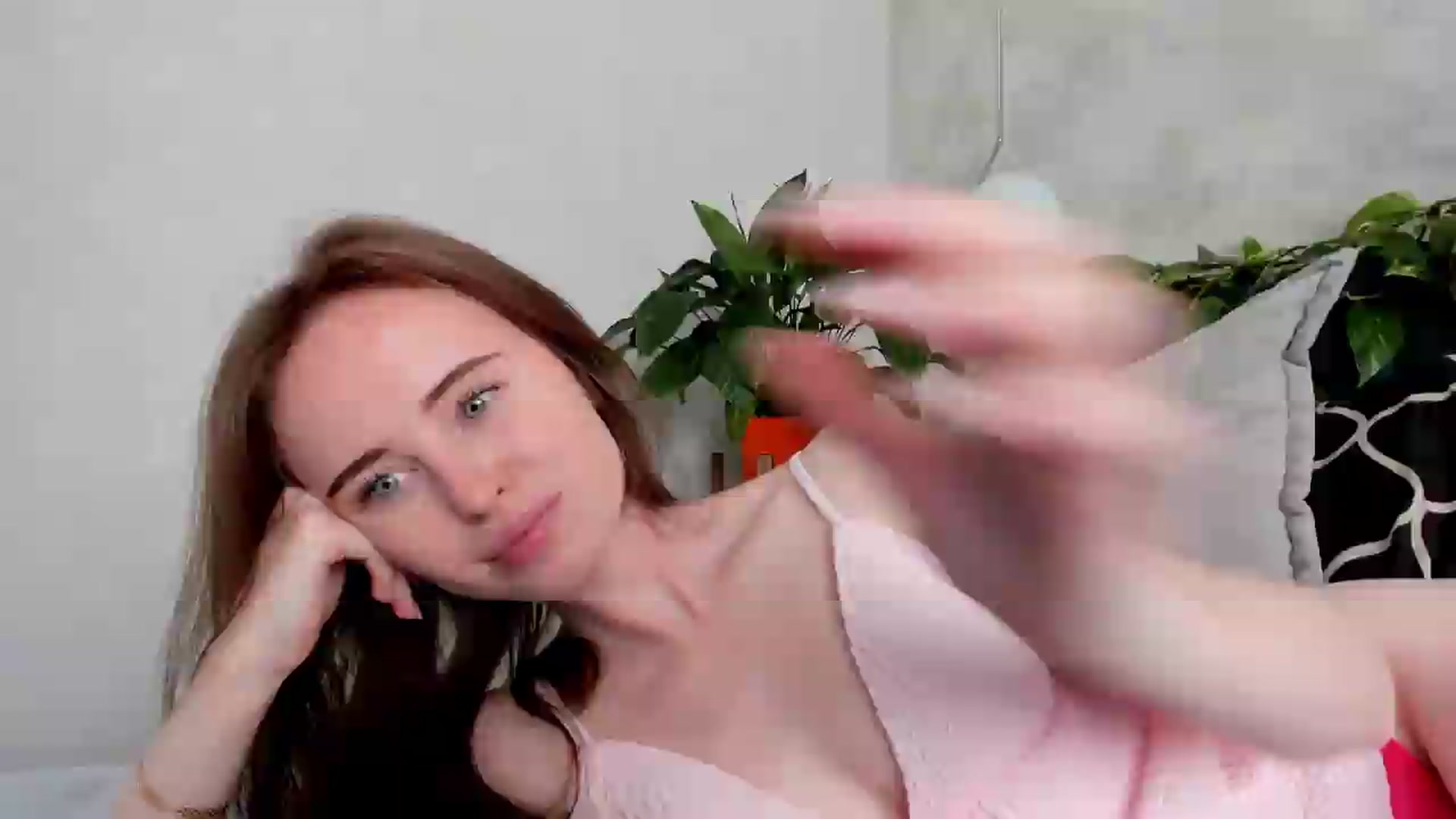 Gallery image thumbnail from userSasha's myfreecams stream on, 08/08/2026, 10:01 image 13 of 20