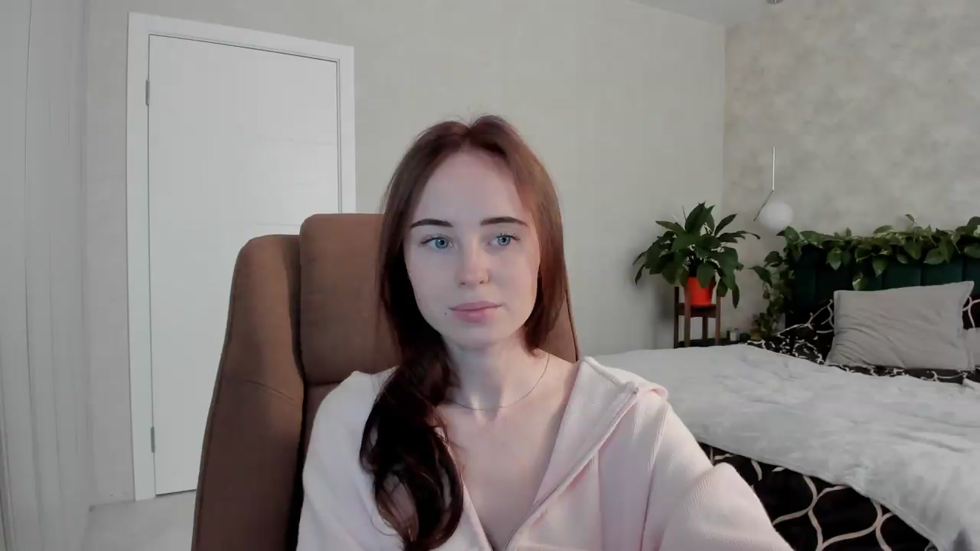 Gallery image thumbnail from userSasha's myfreecams stream on, 08/22/2026, 04:53 image 15 of 20