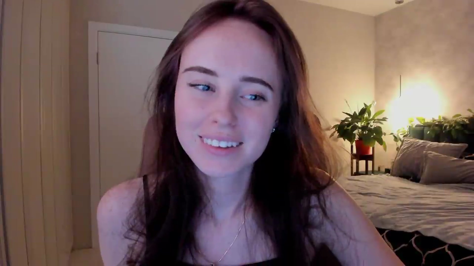 Gallery image thumbnail from userSasha's myfreecams stream on, 08/31/2026, 17:56 image 16 of 20