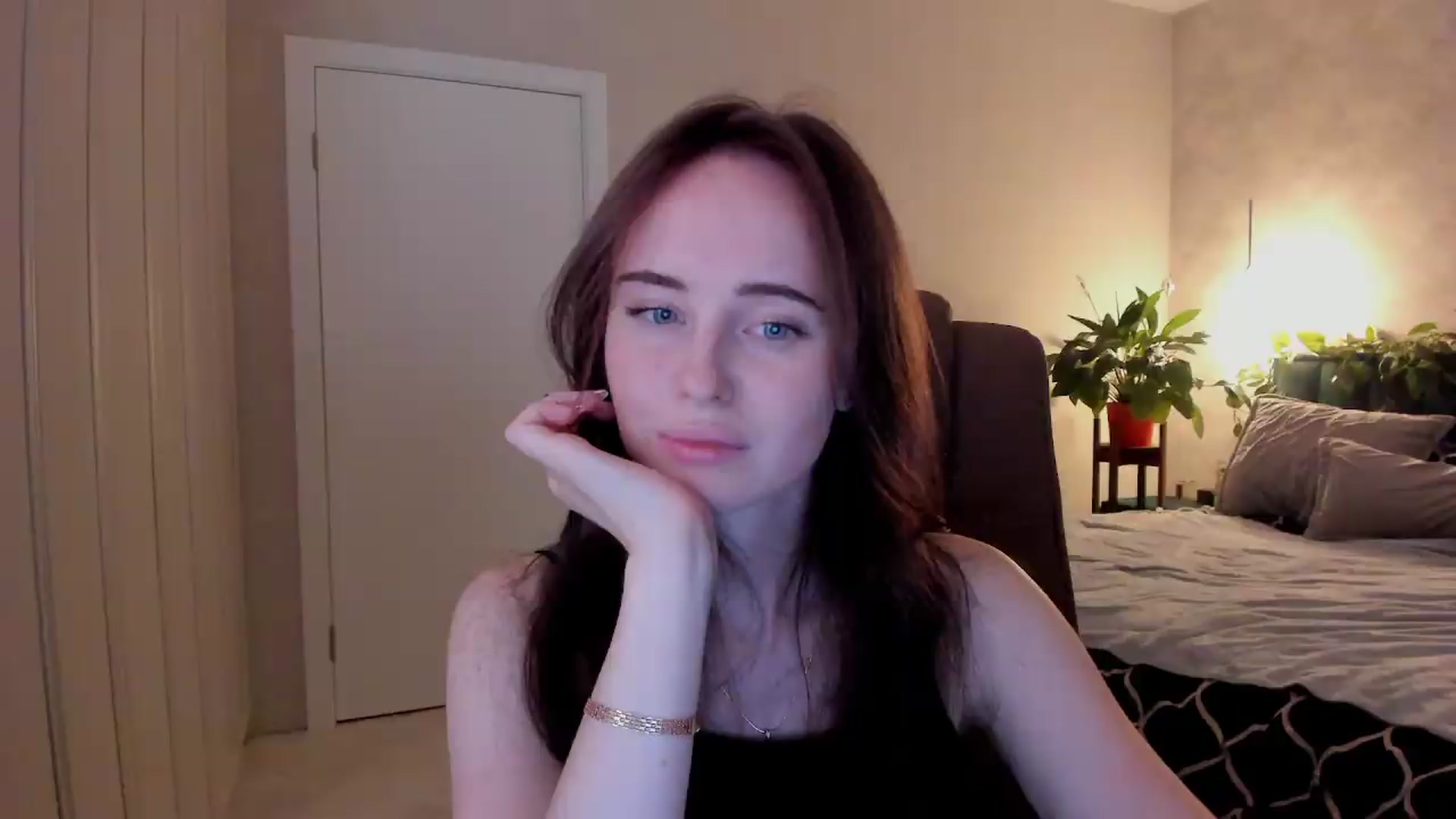 Gallery image thumbnail from userSasha's myfreecams stream on, 08/31/2026, 18:23 image 17 of 20