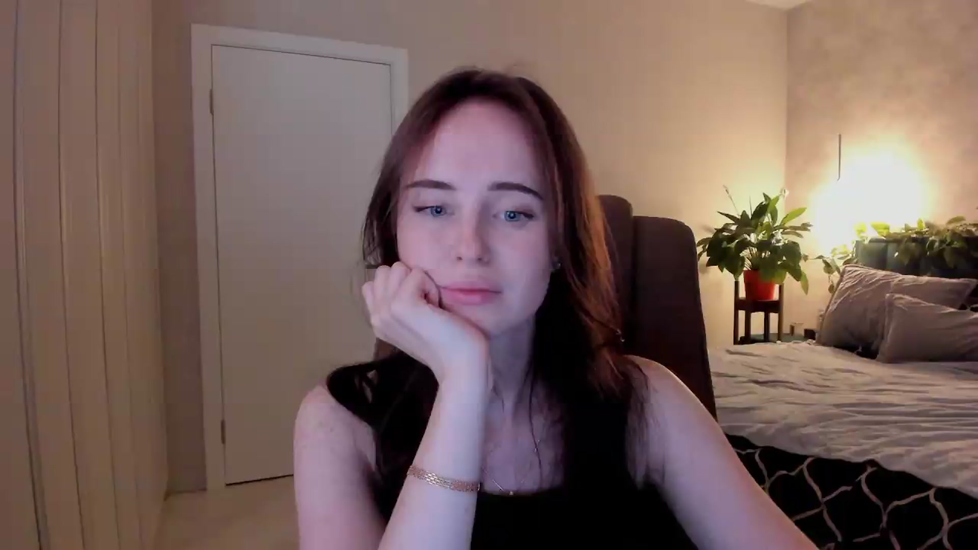 Gallery image thumbnail from userSasha's myfreecams stream on, 08/31/2026, 18:23 image 16 of 20