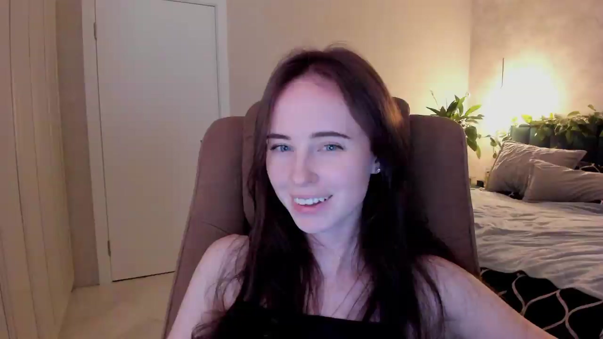 Gallery image thumbnail from userSasha's myfreecams stream on, 08/31/2026, 18:51 image 19 of 20